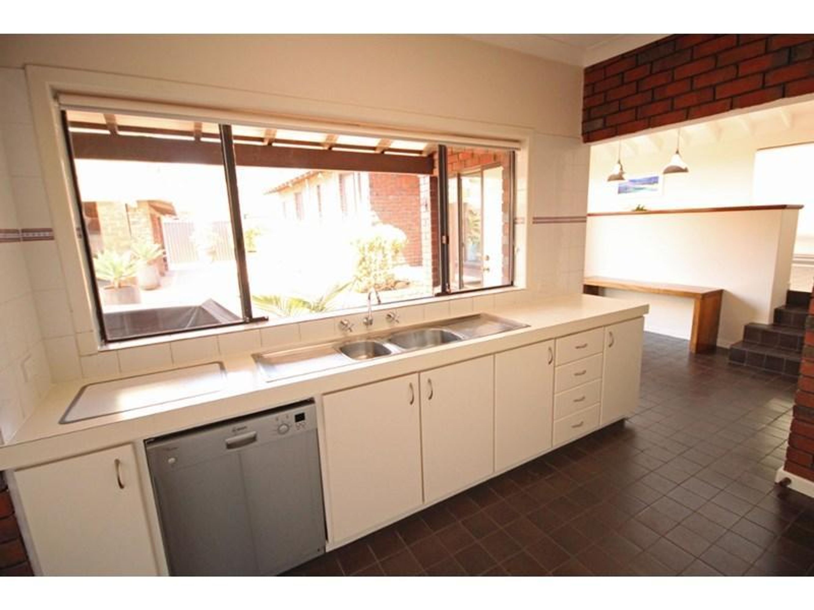 52 Luccombe Way, Karrinyup, WA 6018, Karrinyup - Thumbnail 7
