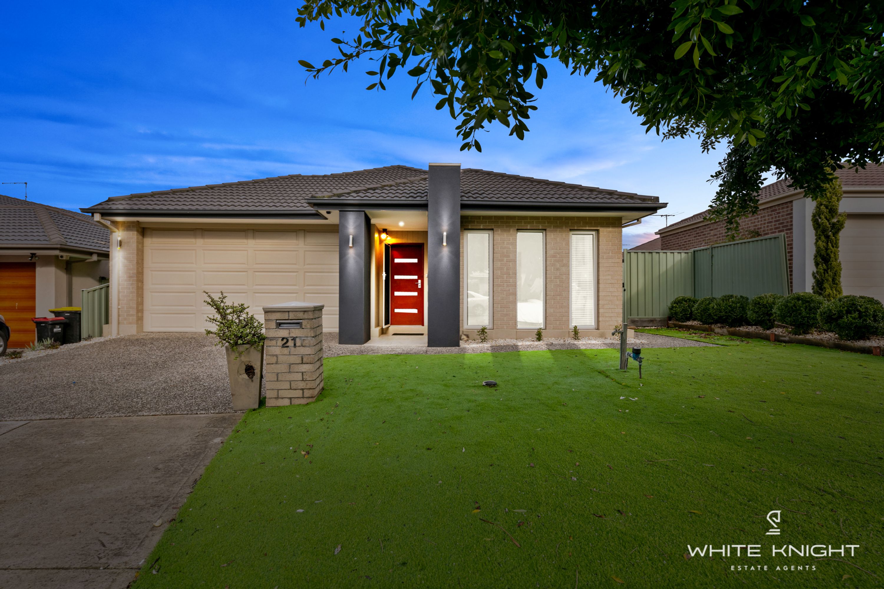 21 Goodenia Way, Caroline Springs VIC 3023, Caroline Springs - Thumbnail 2