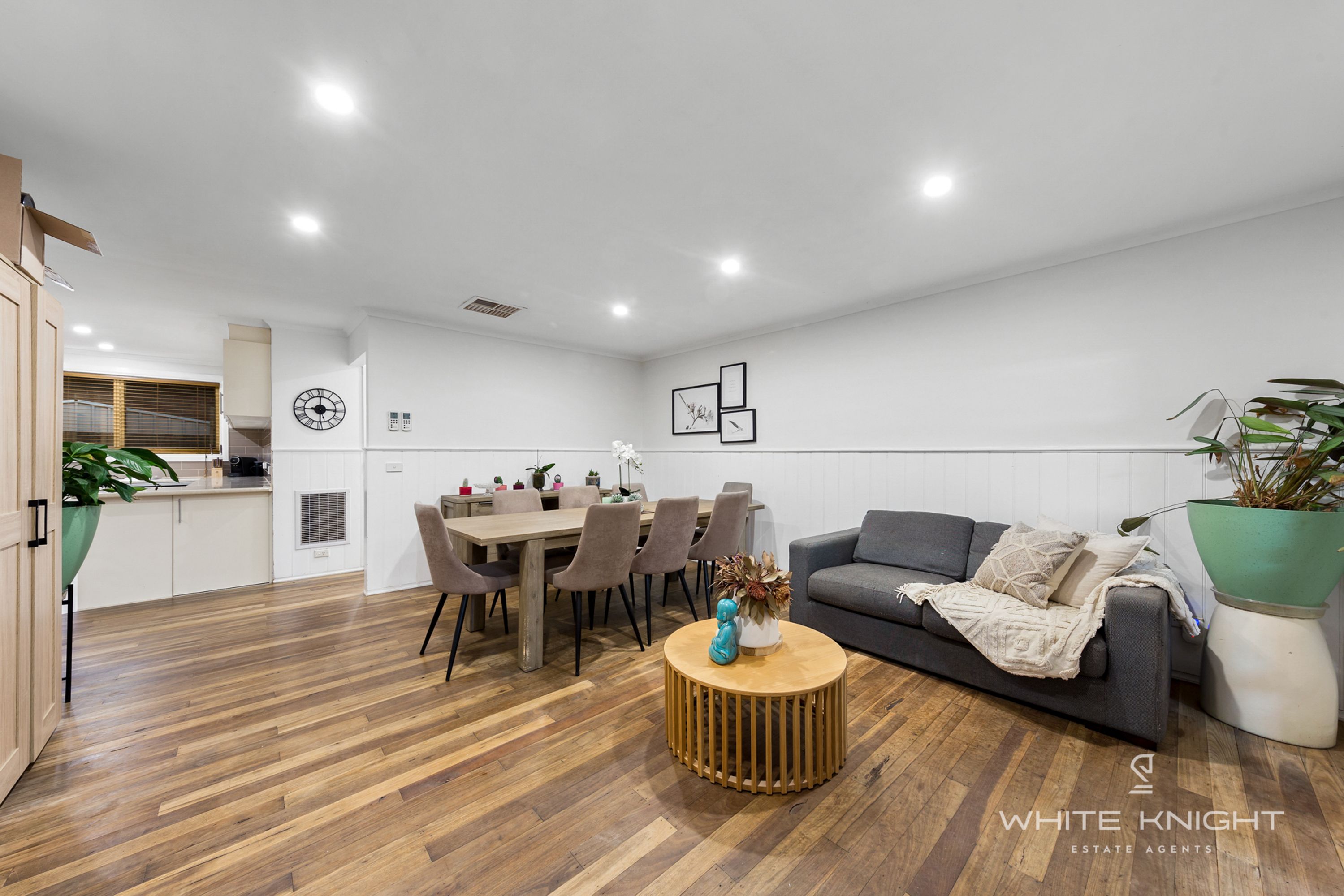 33 Flint Crescent, Delahey VIC 3037, Delahey - Thumbnail 2