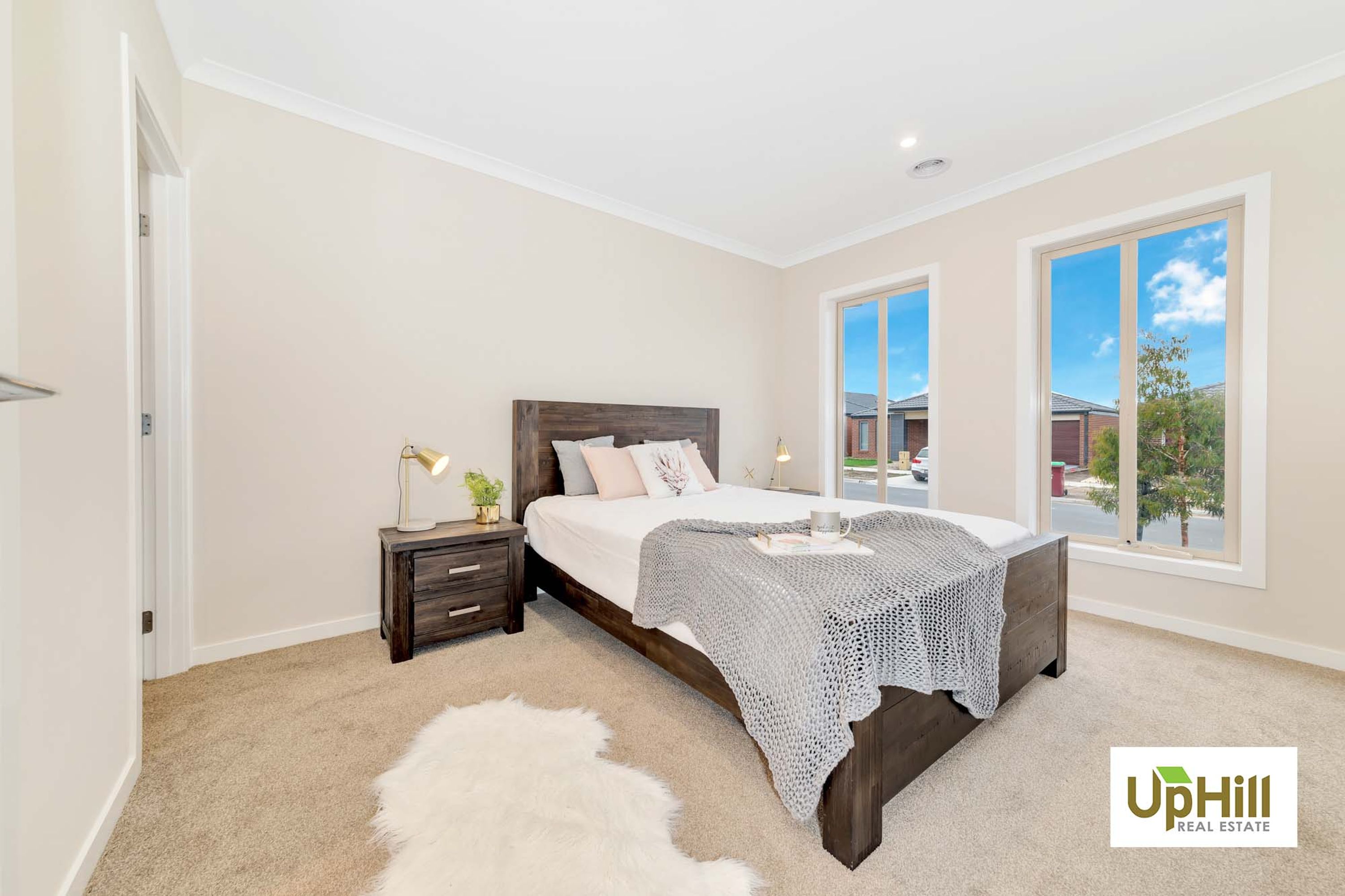 21 SWALLOWTAIL AVENUE, Clyde North - Thumbnail 3