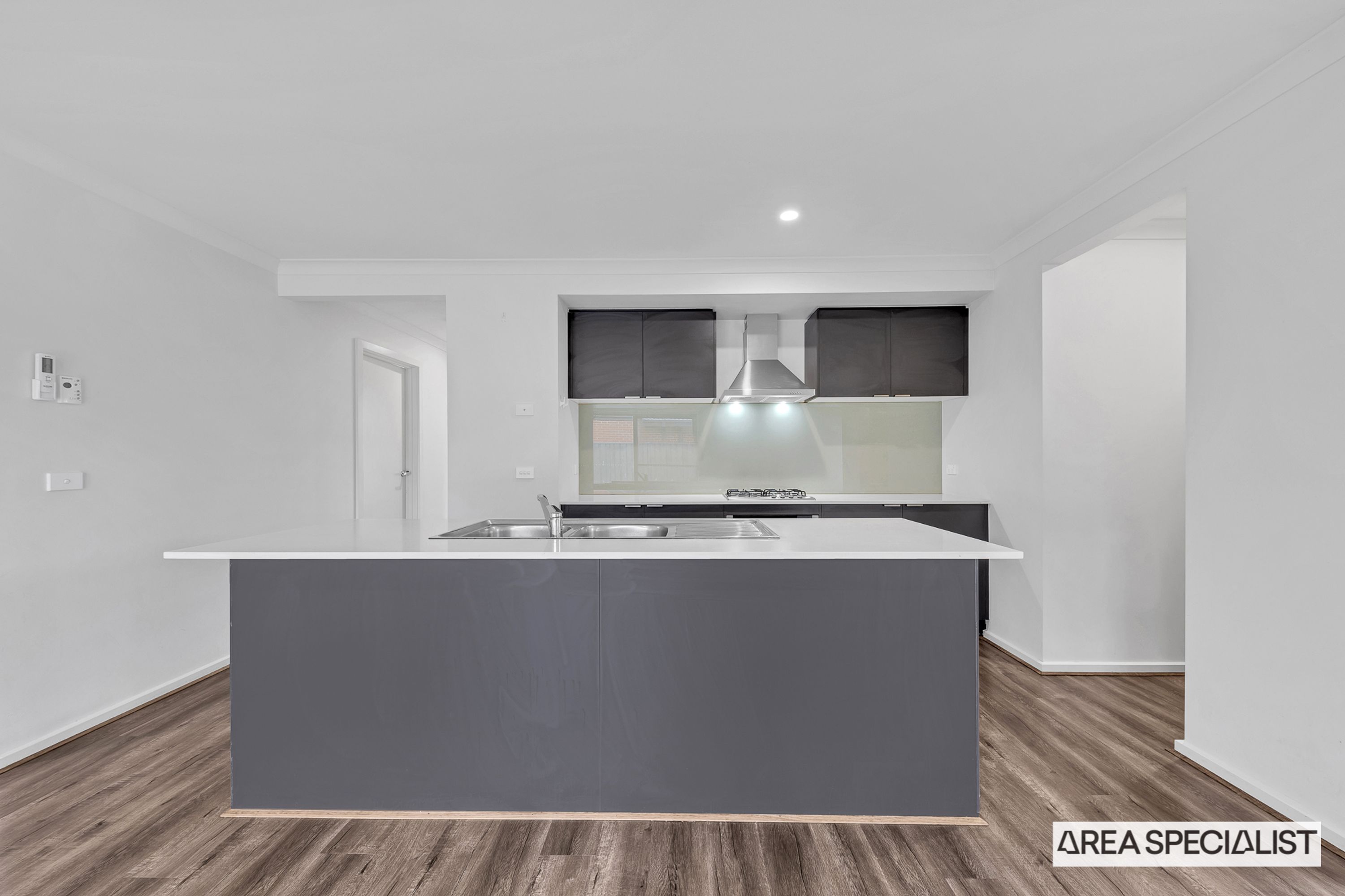 5 Hutton Road, Werribee, Werribee - Thumbnail 3