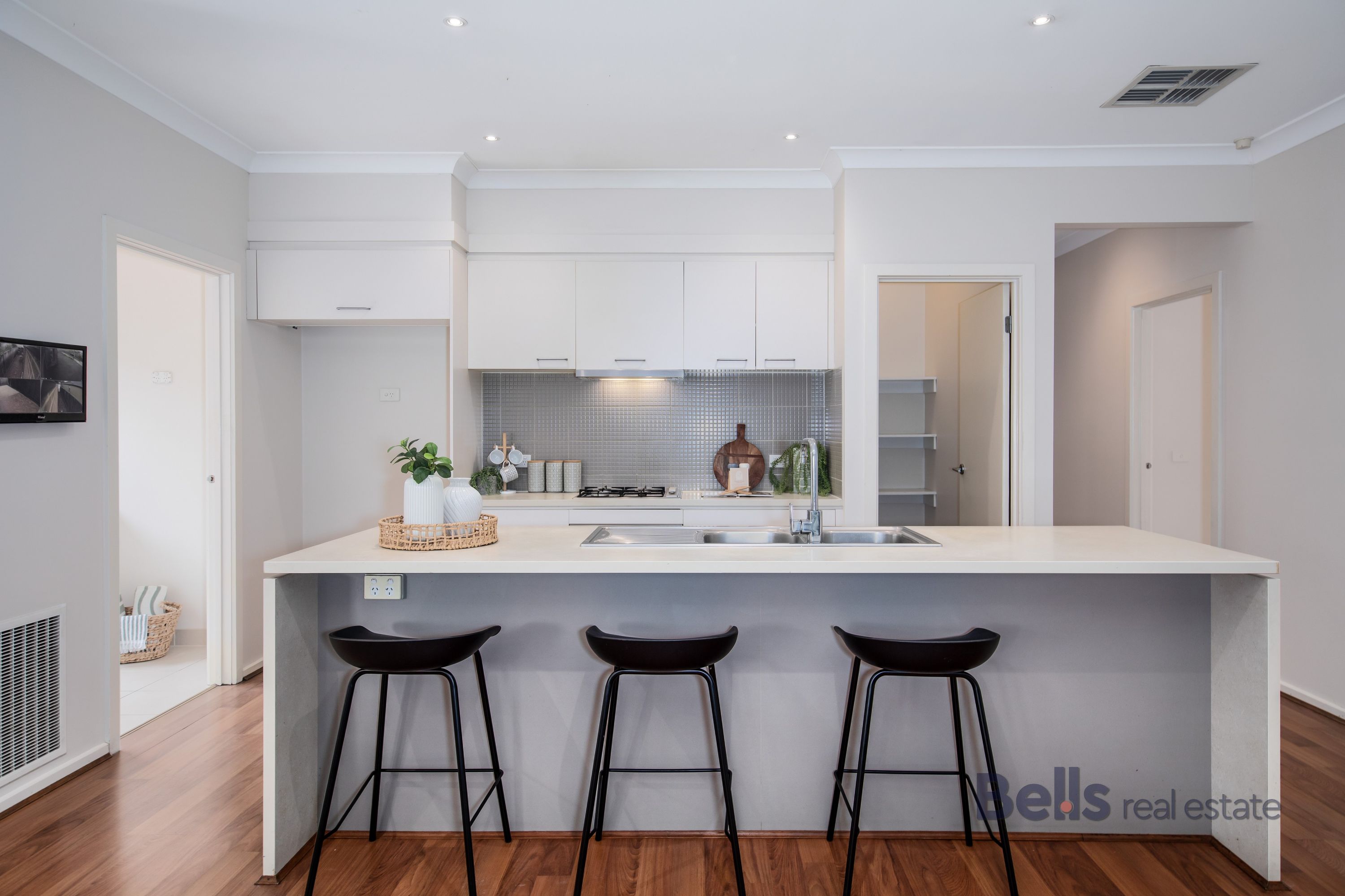 99 Foleys Road, Deer Park - Thumbnail 2