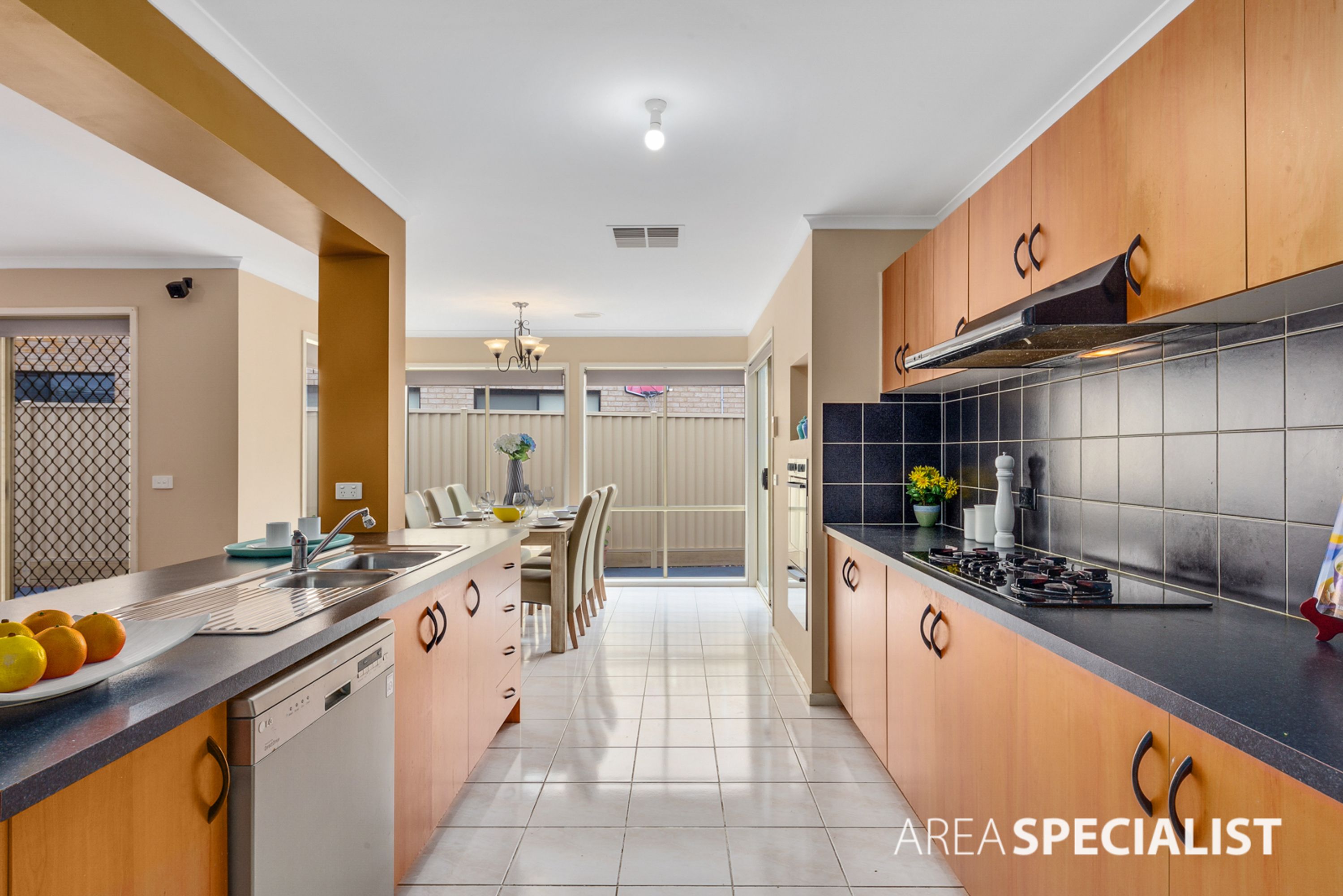 15 Santa Cruz Boulevard, Roxburgh Park VIC 3064, Roxburgh Park - Thumbnail 4