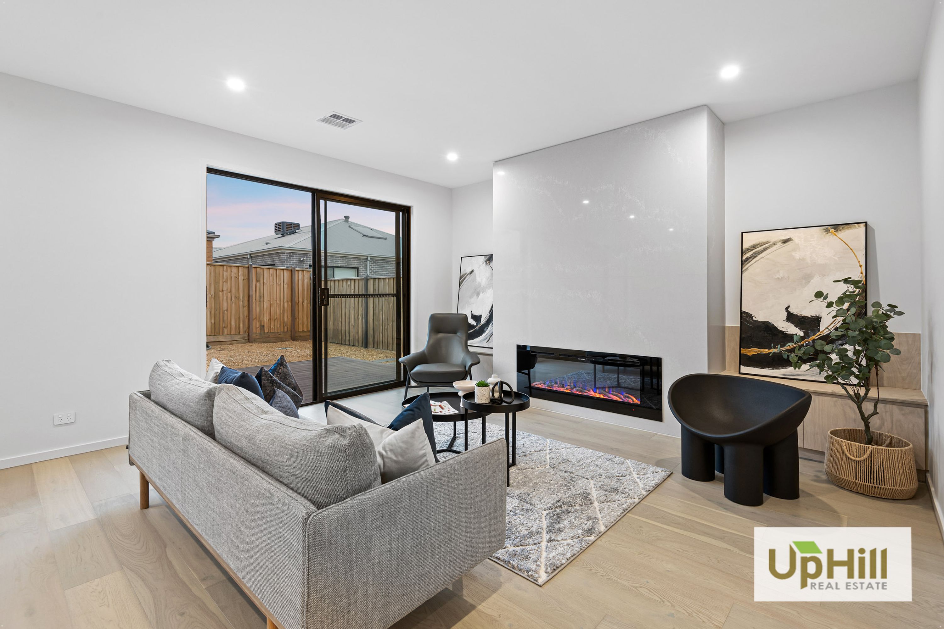18 Vielo Circuit, Clyde North - Thumbnail 8