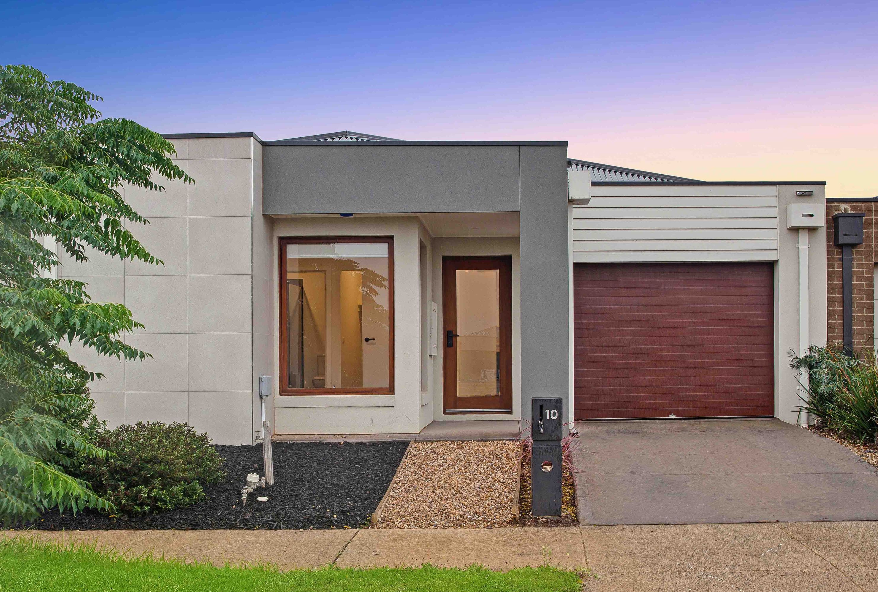 10 Samuel Road, Weir Views, Weir Views - Image 1