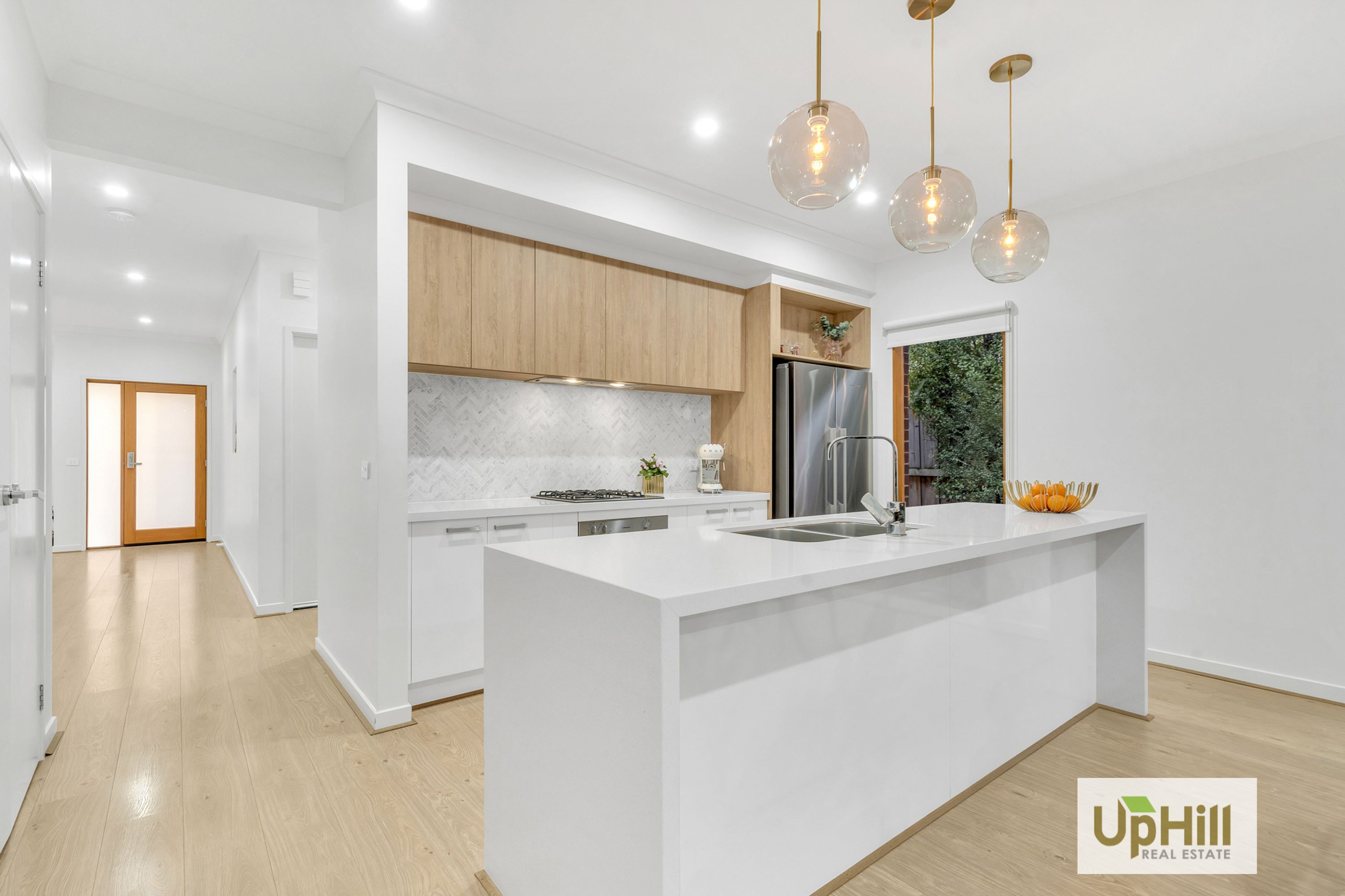 6 Harlequin Way, Clyde North - Thumbnail 8