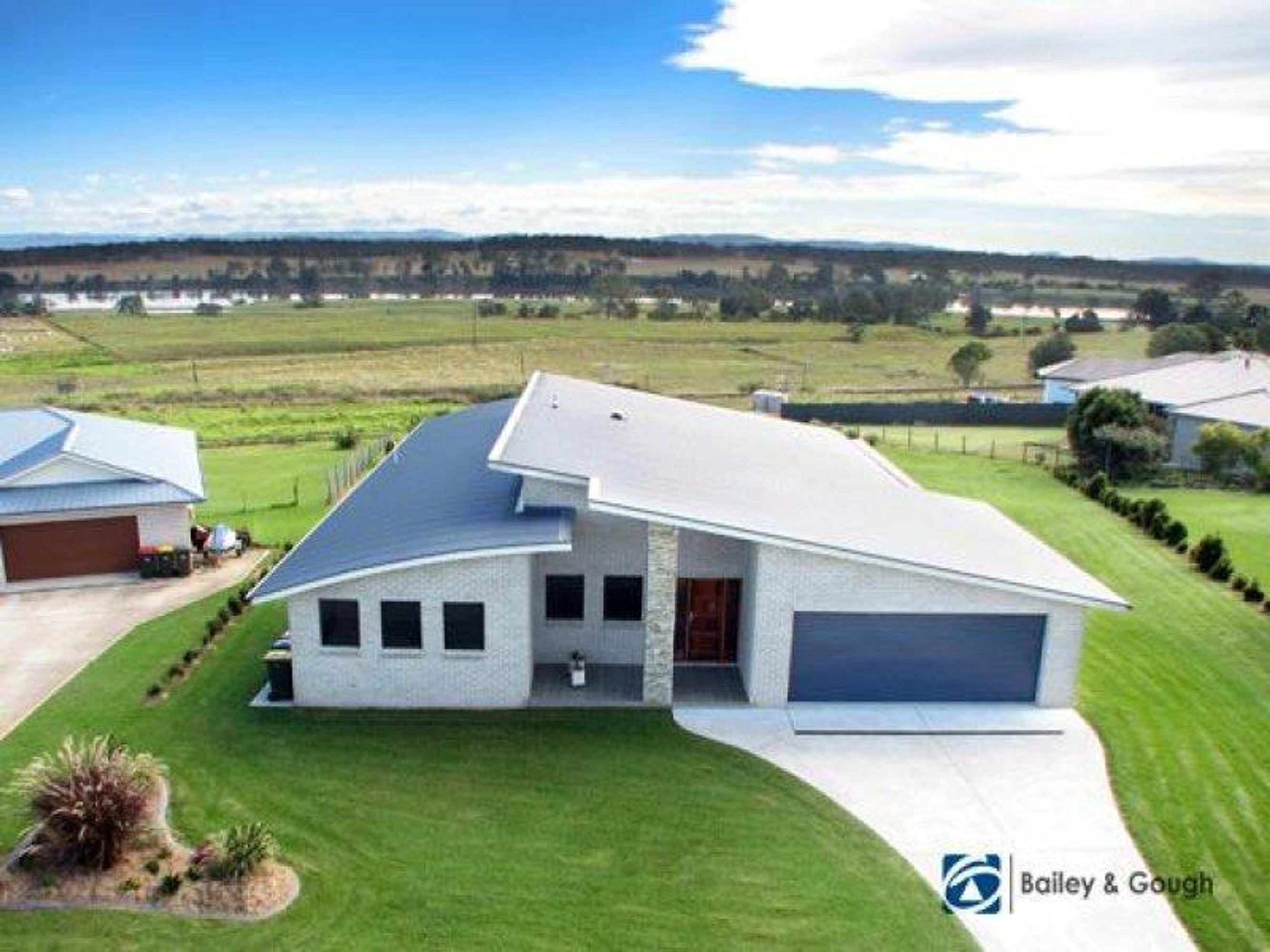 12 Nairn Terrace, Junction Hill - Thumbnail 3