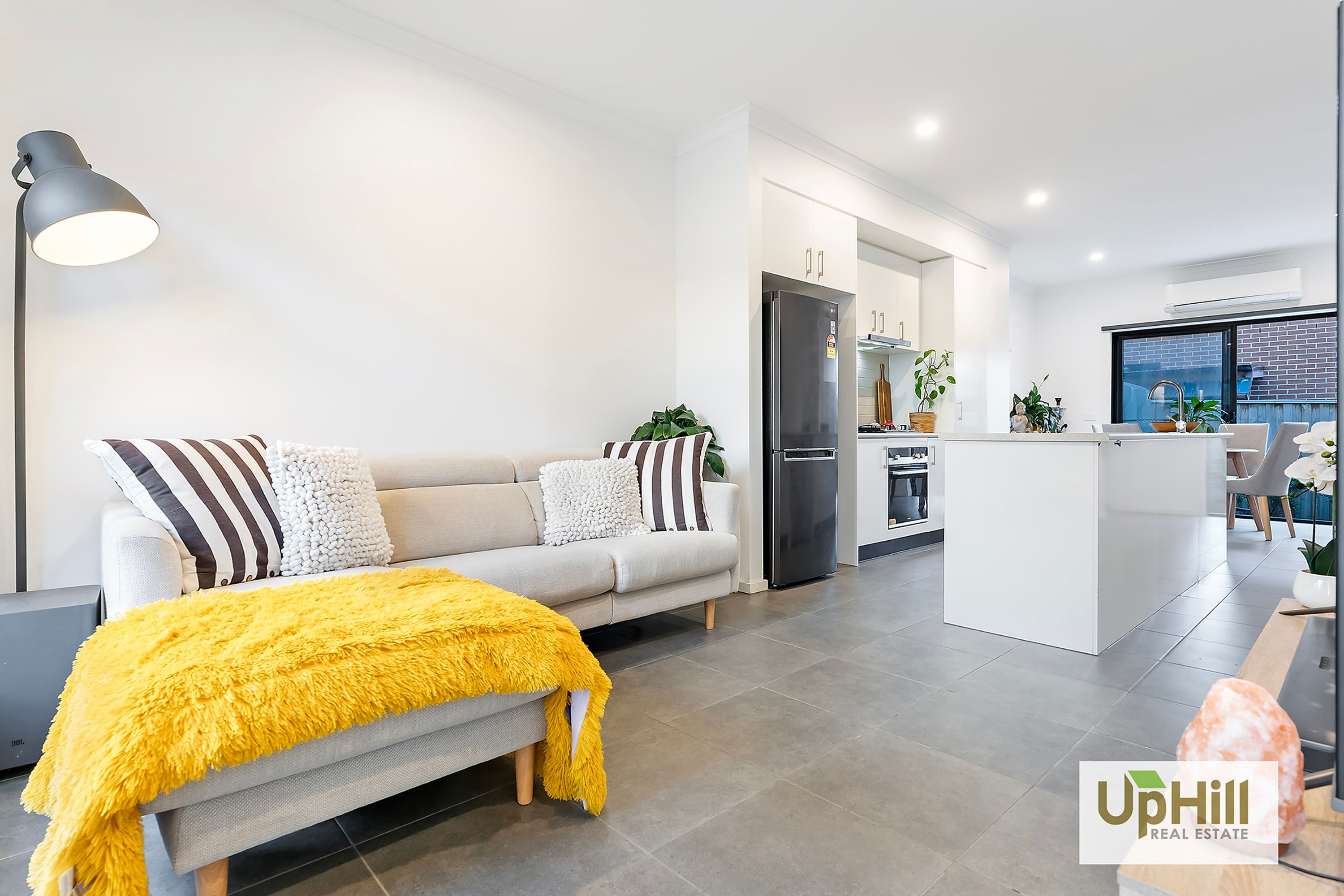 7 Randwick Lane, Clyde North - Thumbnail 3