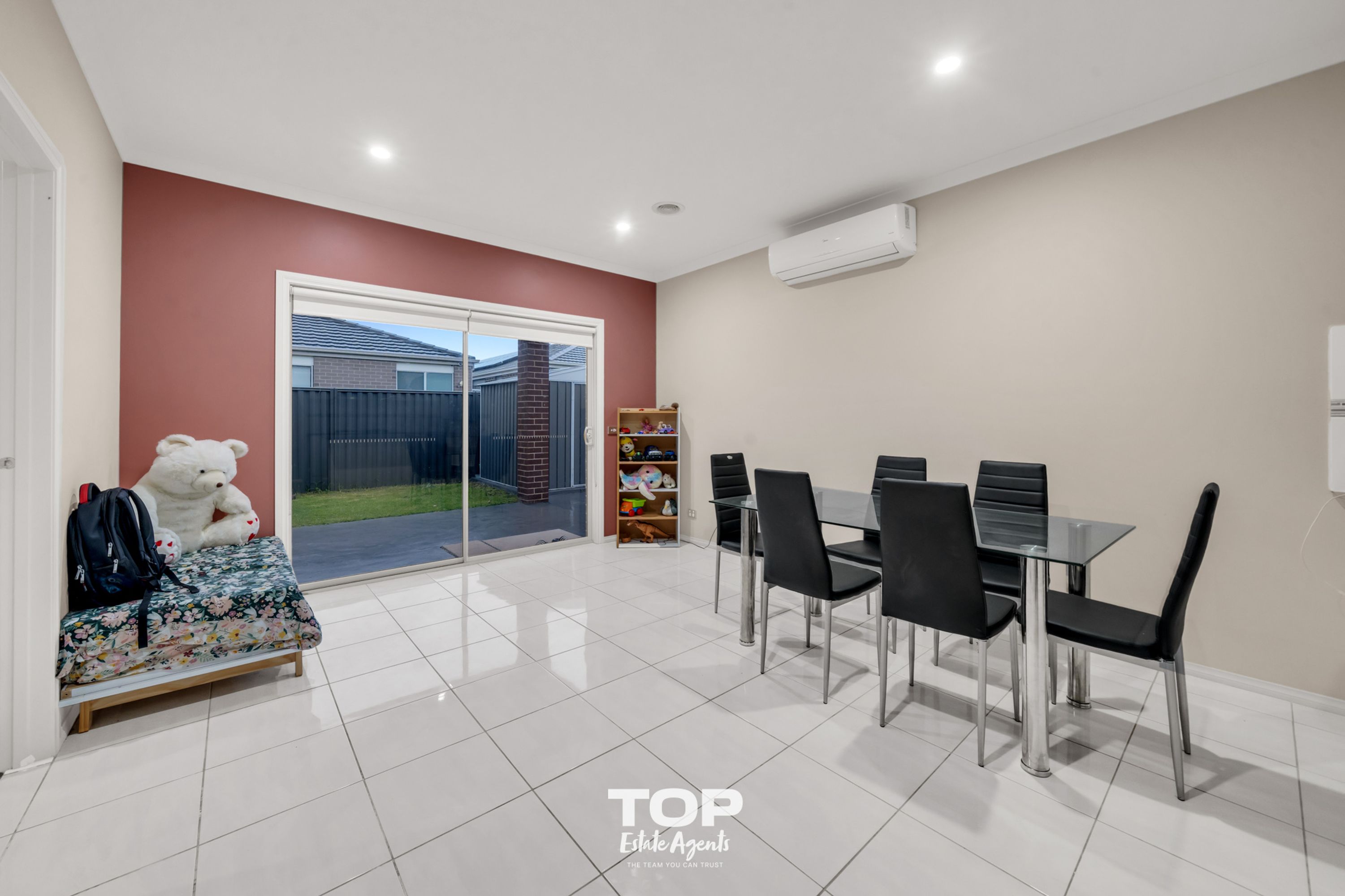 16 Baranello Crescent, Cranbourne East - Thumbnail 5