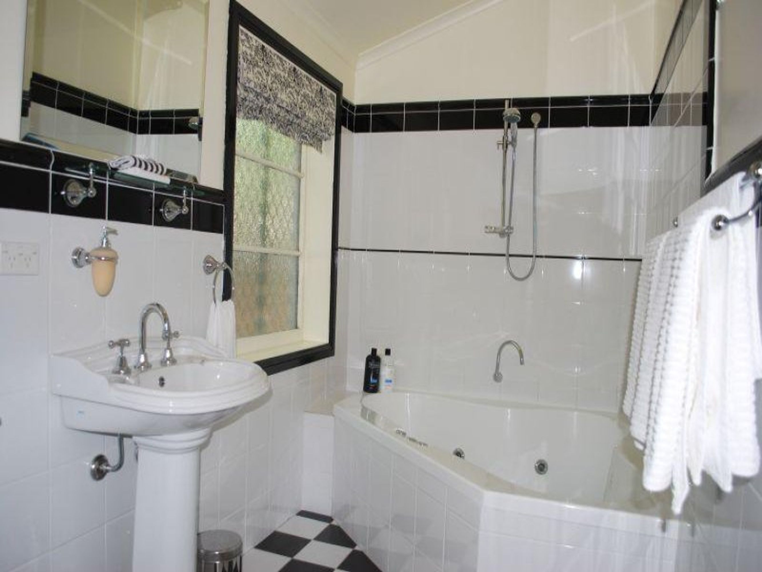 134 Lurline St, Katoomba - Thumbnail 2