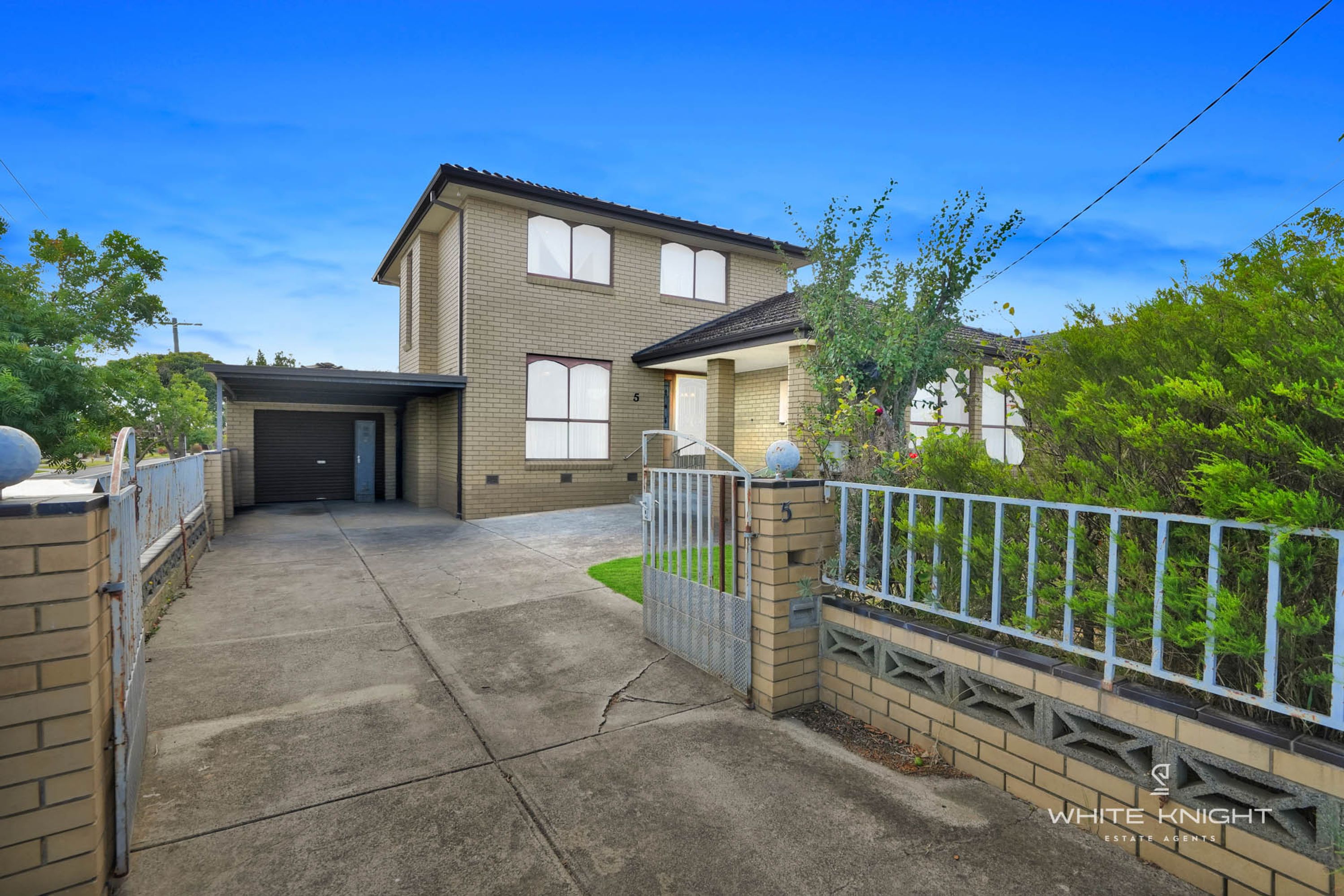 5 Highcombe Crescent, St Albans VIC 3021, St Albans - Thumbnail 2