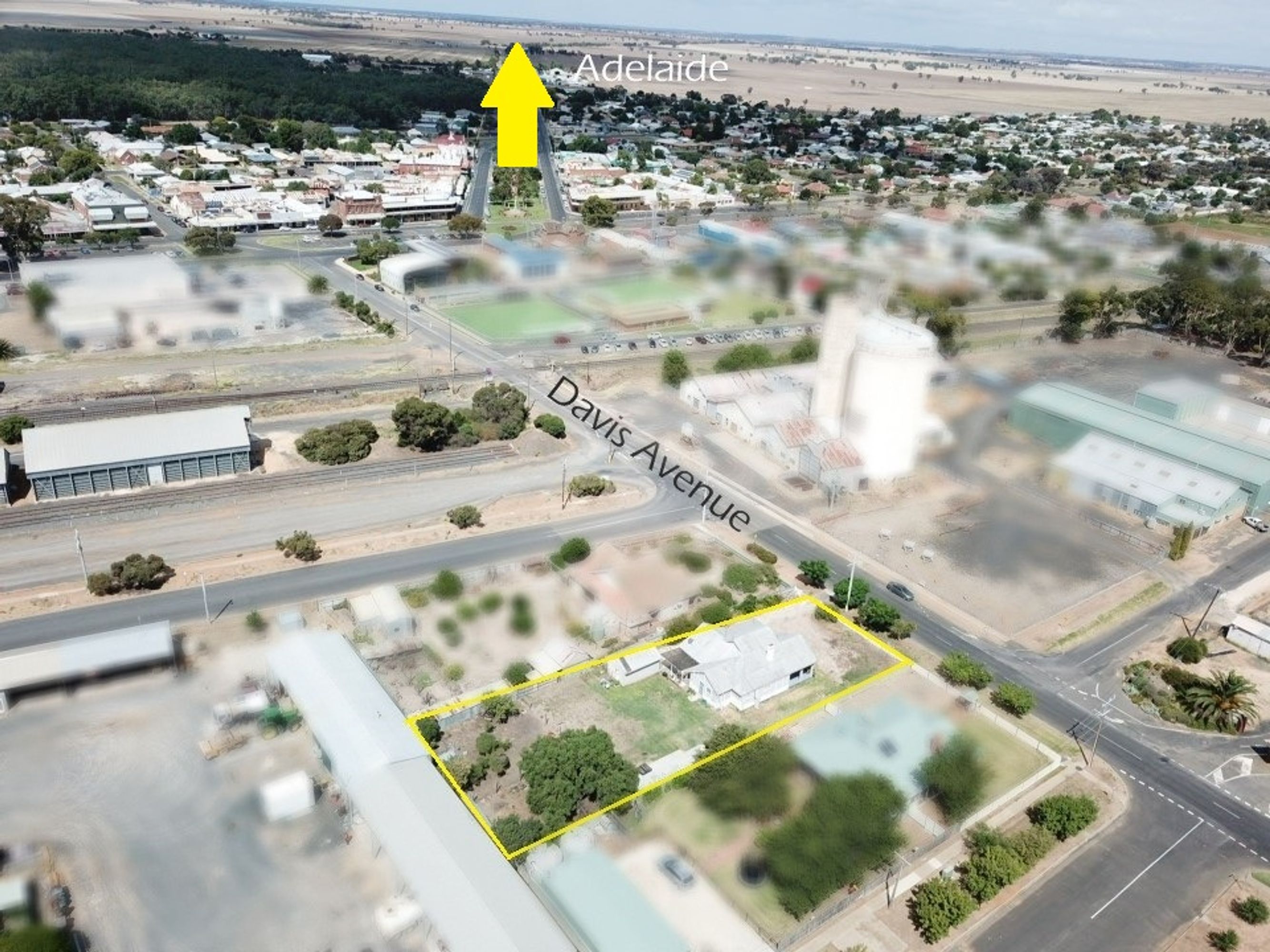 10 Davis Avenue, Nhill VIC 3418, Nhill - Thumbnail 2