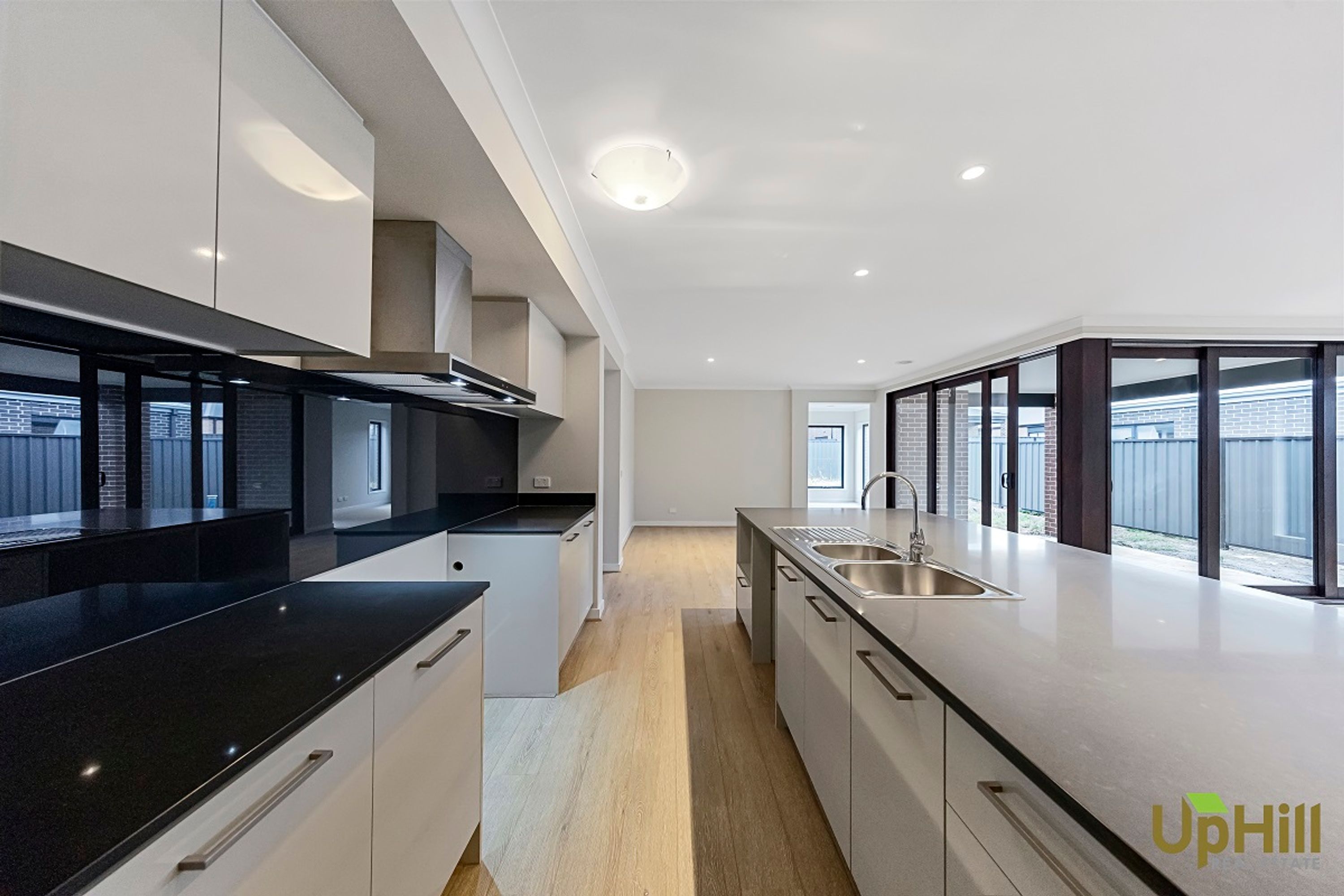 7 Glory Street, Clyde North - Thumbnail 4