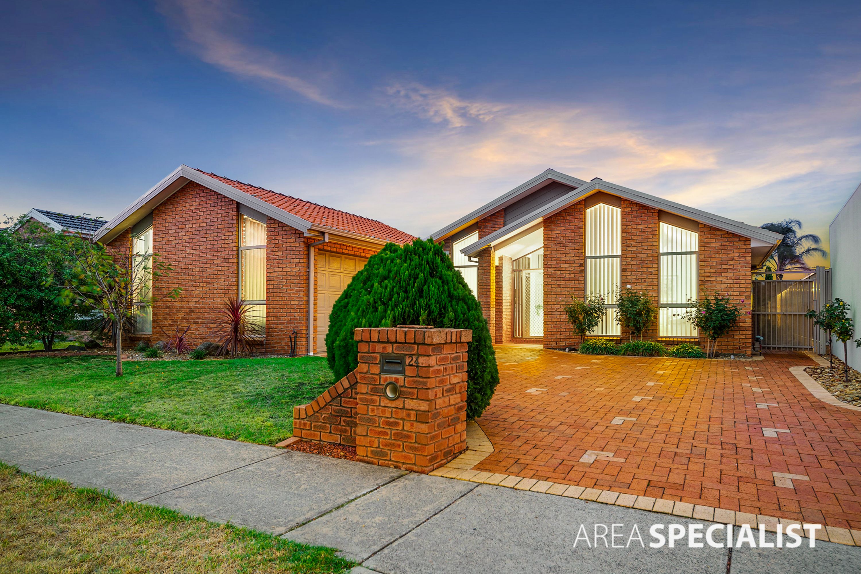 24 Bond Drive, Taylors Lakes VIC 3038, Taylors Lakes - Thumbnail 2