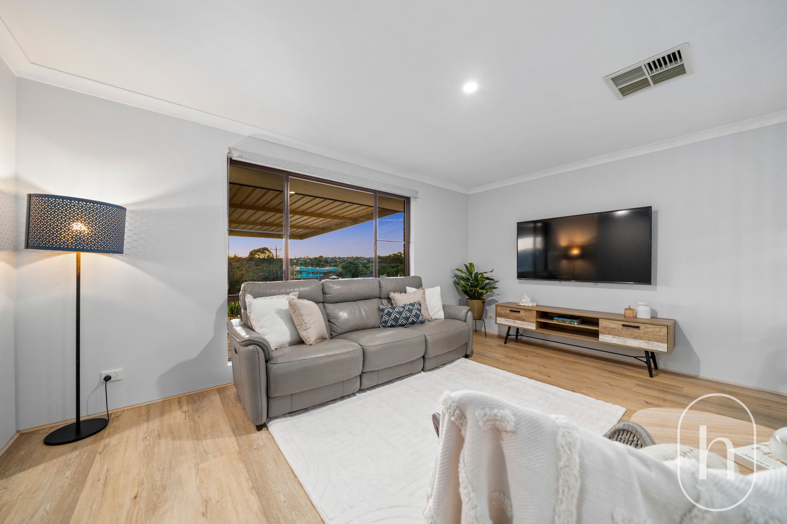 1 HARRIER WAY, Beldon - Thumbnail 8