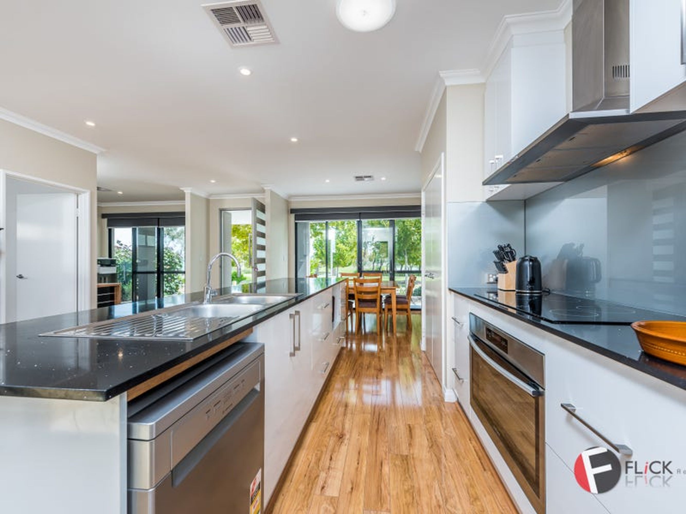 60 Egerton Dr, Aveley, Aveley - Thumbnail 5