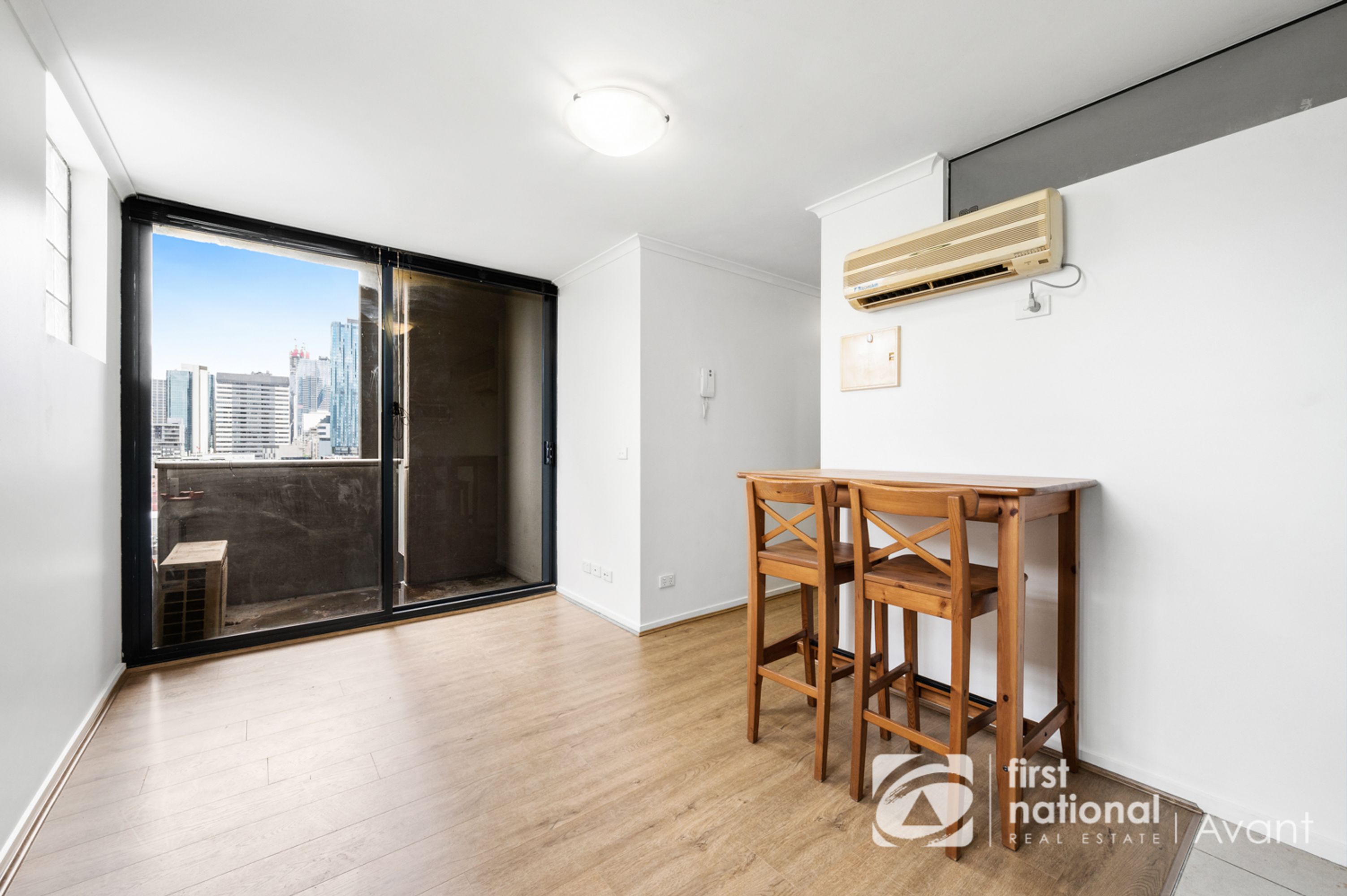 1158/139 Lonsdale Street, Melbourne - Thumbnail 3