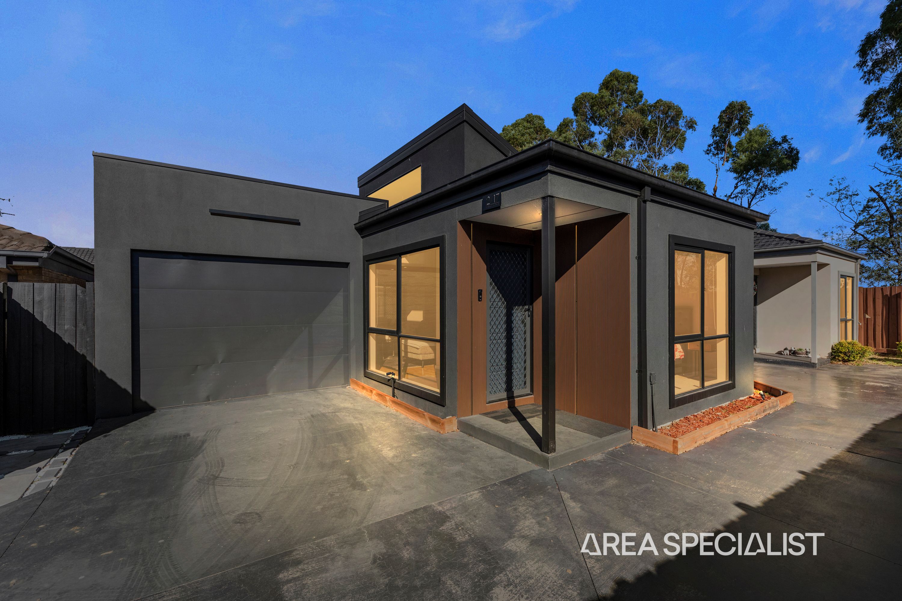 2/17 Cameron Way, Pakenham, Pakenham - Image 1