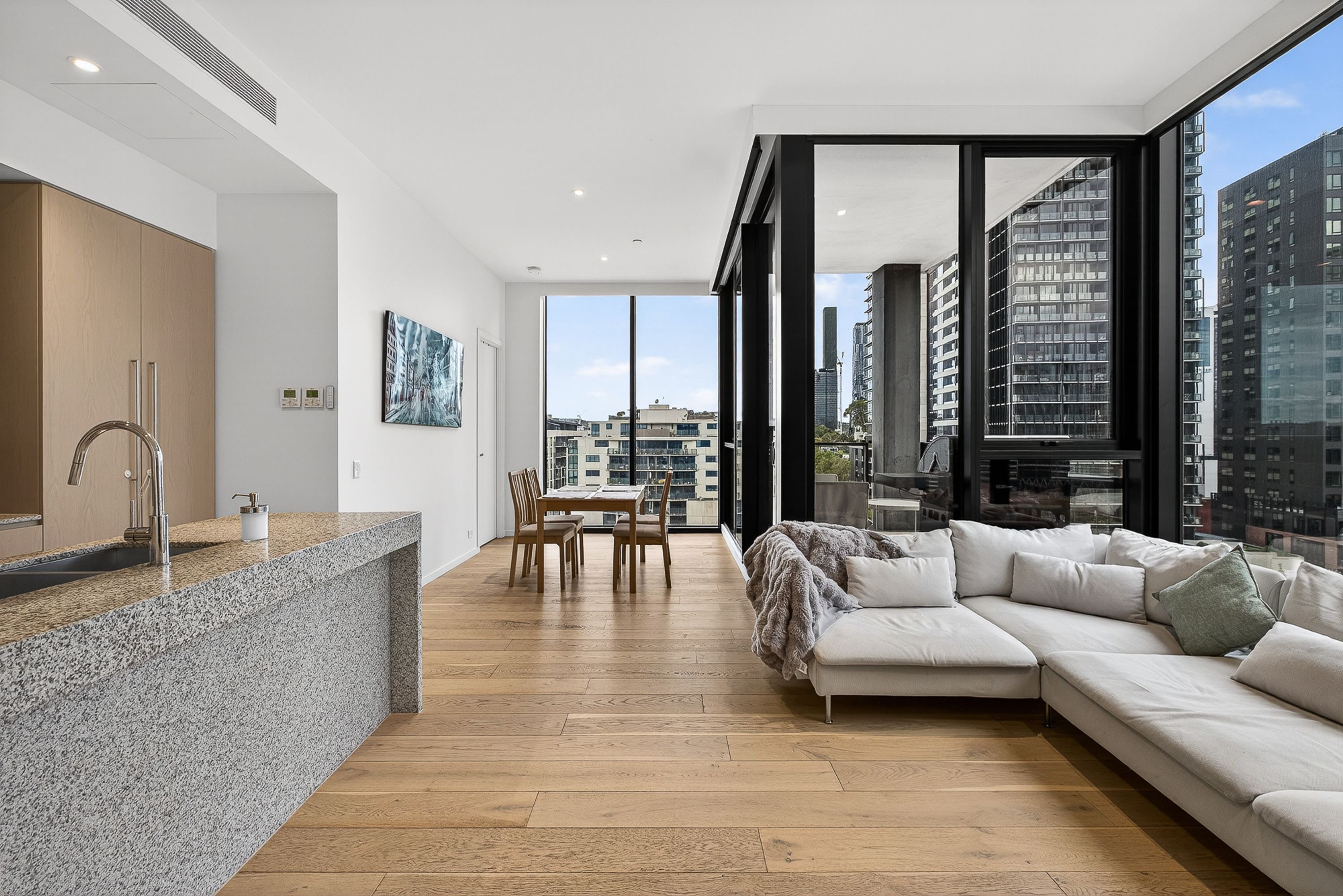 1002/10 Wominjeka Walk, West Melbourne, West Melbourne - Thumbnail 2