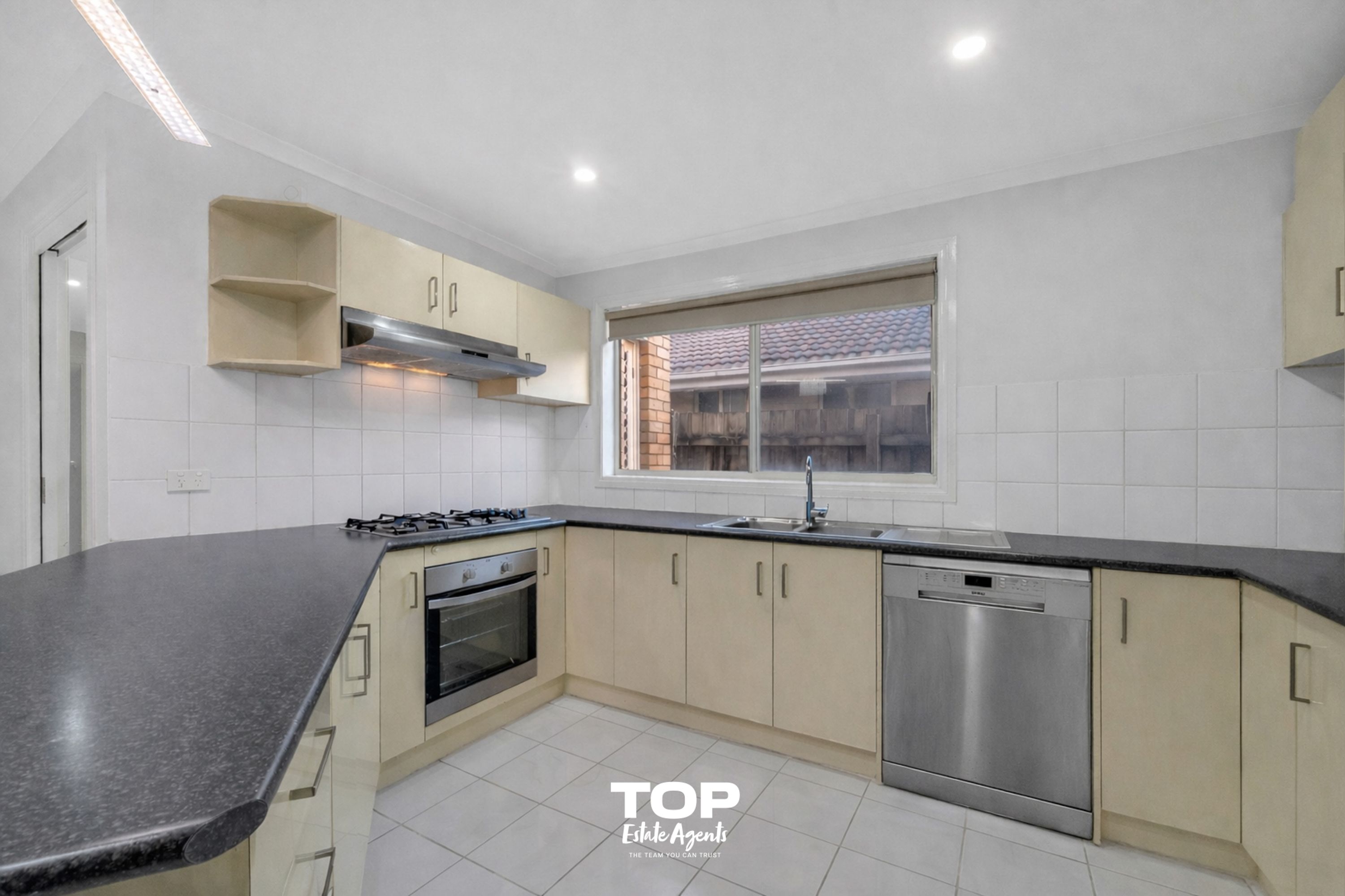 1 Athena Court, Cranbourne - Thumbnail 4