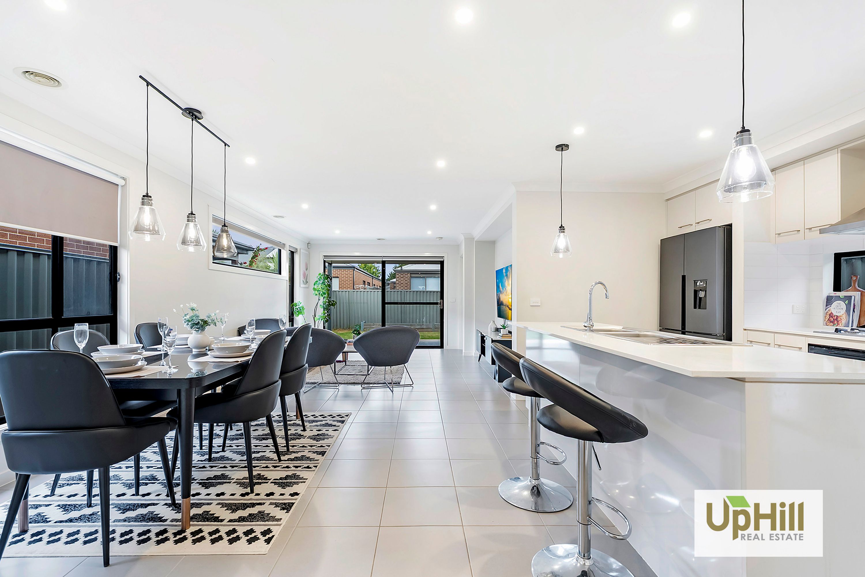 144 Lineham Drive, Cranbourne East - Thumbnail 3