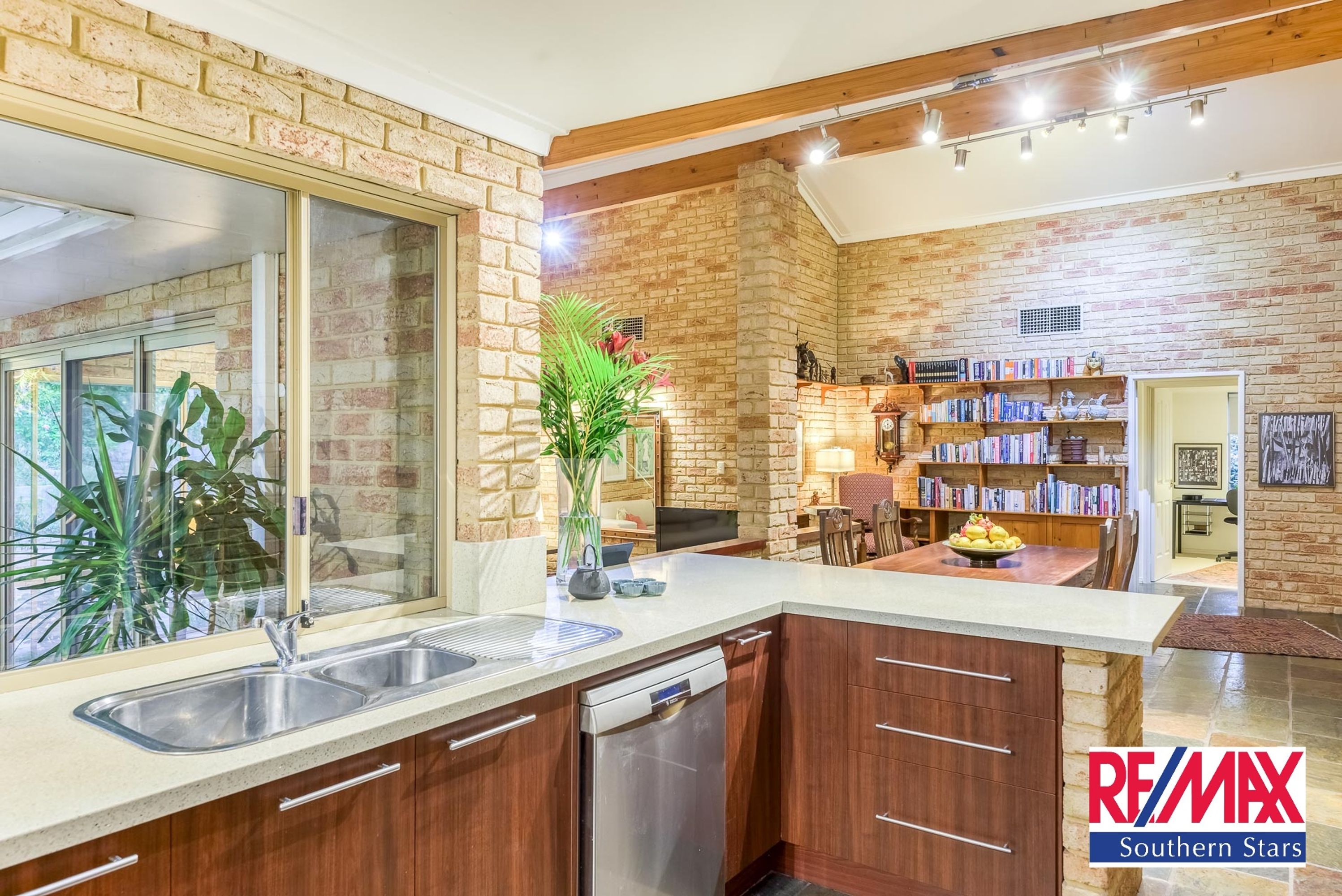 23 Timbrell Way, Leeming - Thumbnail 5