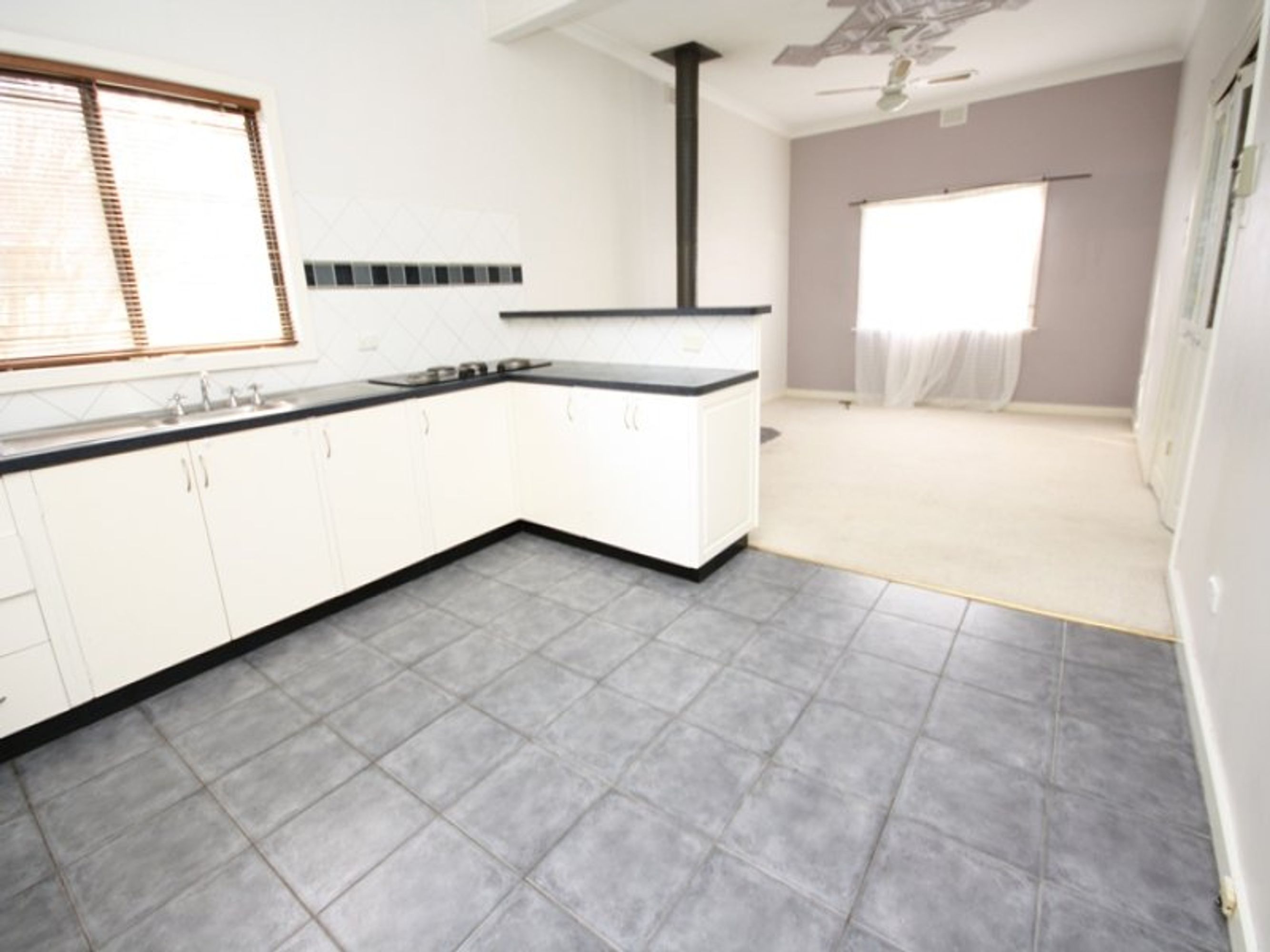5 Valentine Avenue, Horsham VIC 3400, Horsham - Thumbnail 4