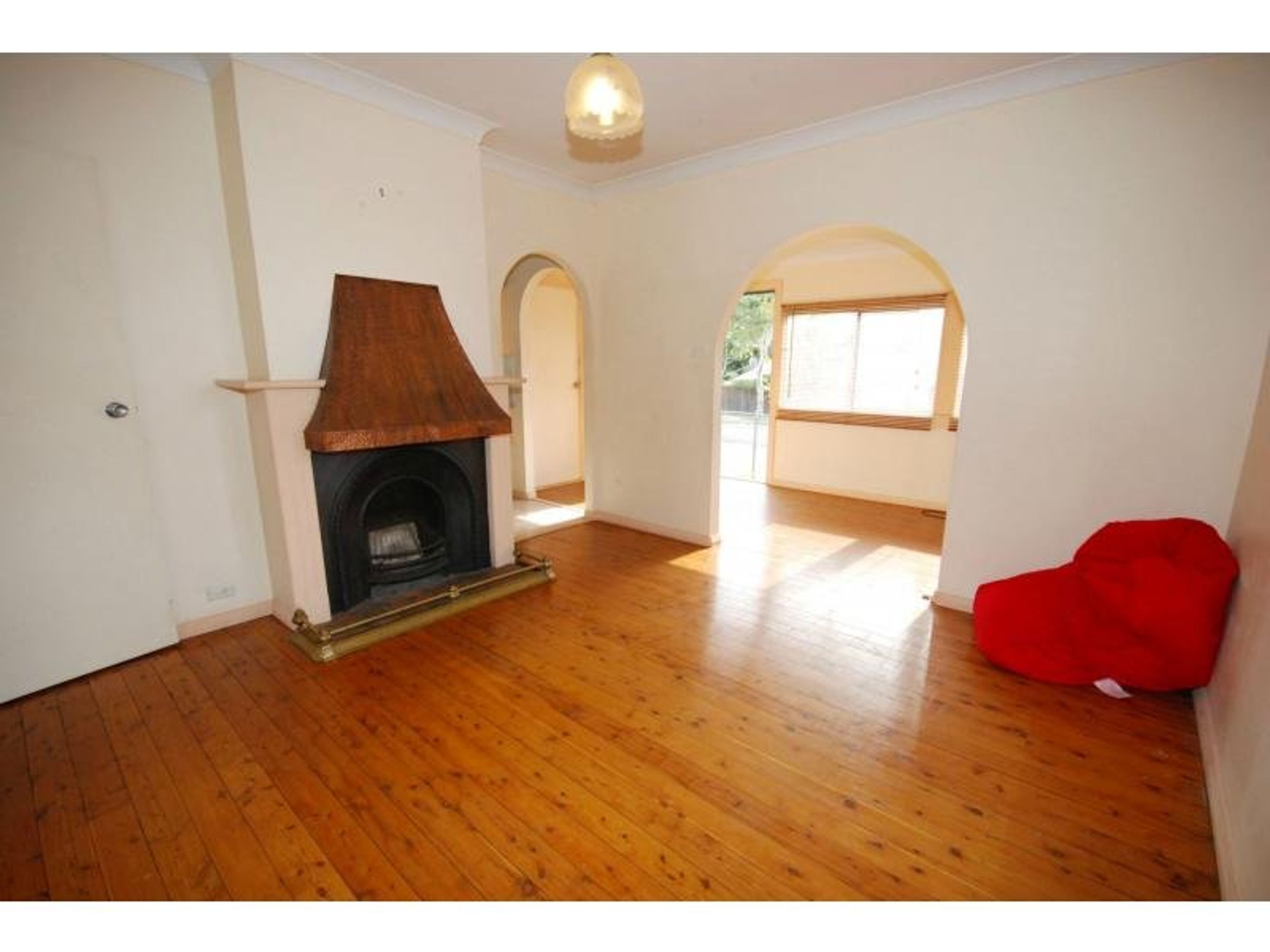 34 Barton Street, Katoomba - Thumbnail 2