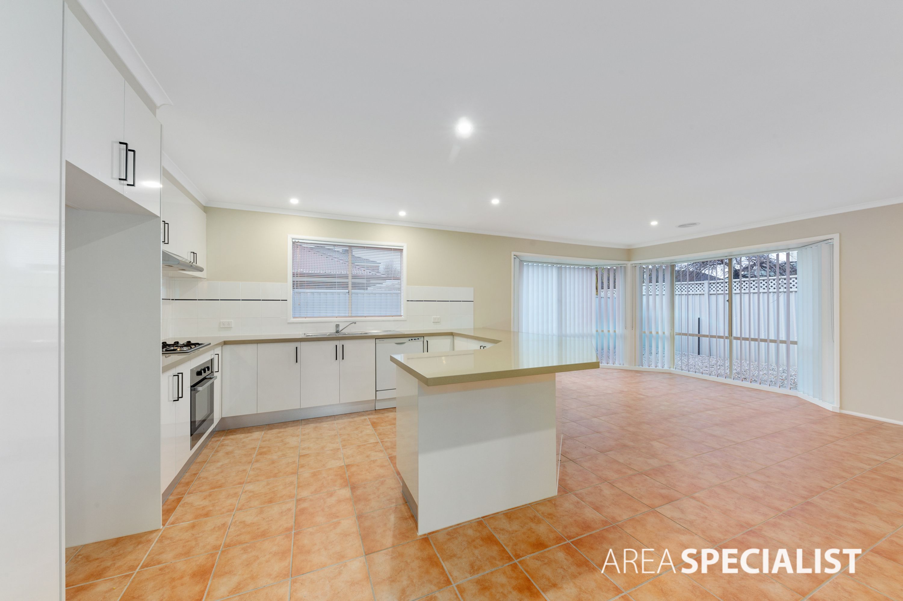 55 Abbington Crescent, Caroline Springs VIC 3023, Caroline Springs - Thumbnail 4