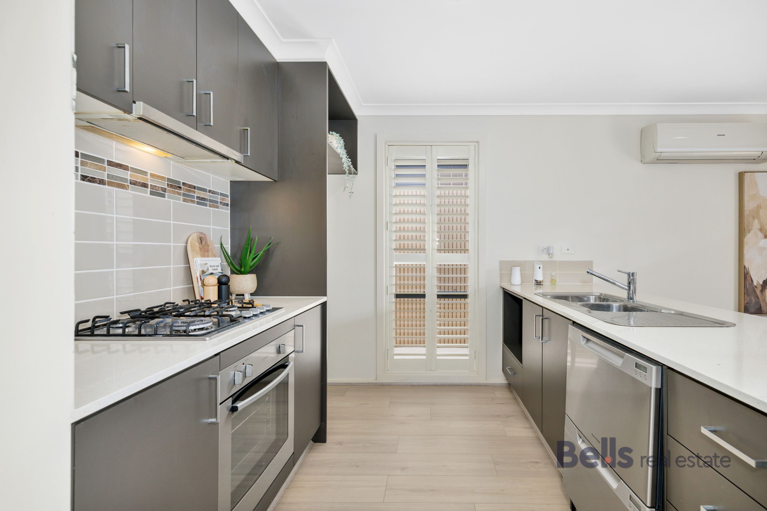 29 Goulding Drive, Fraser Rise - Thumbnail 4