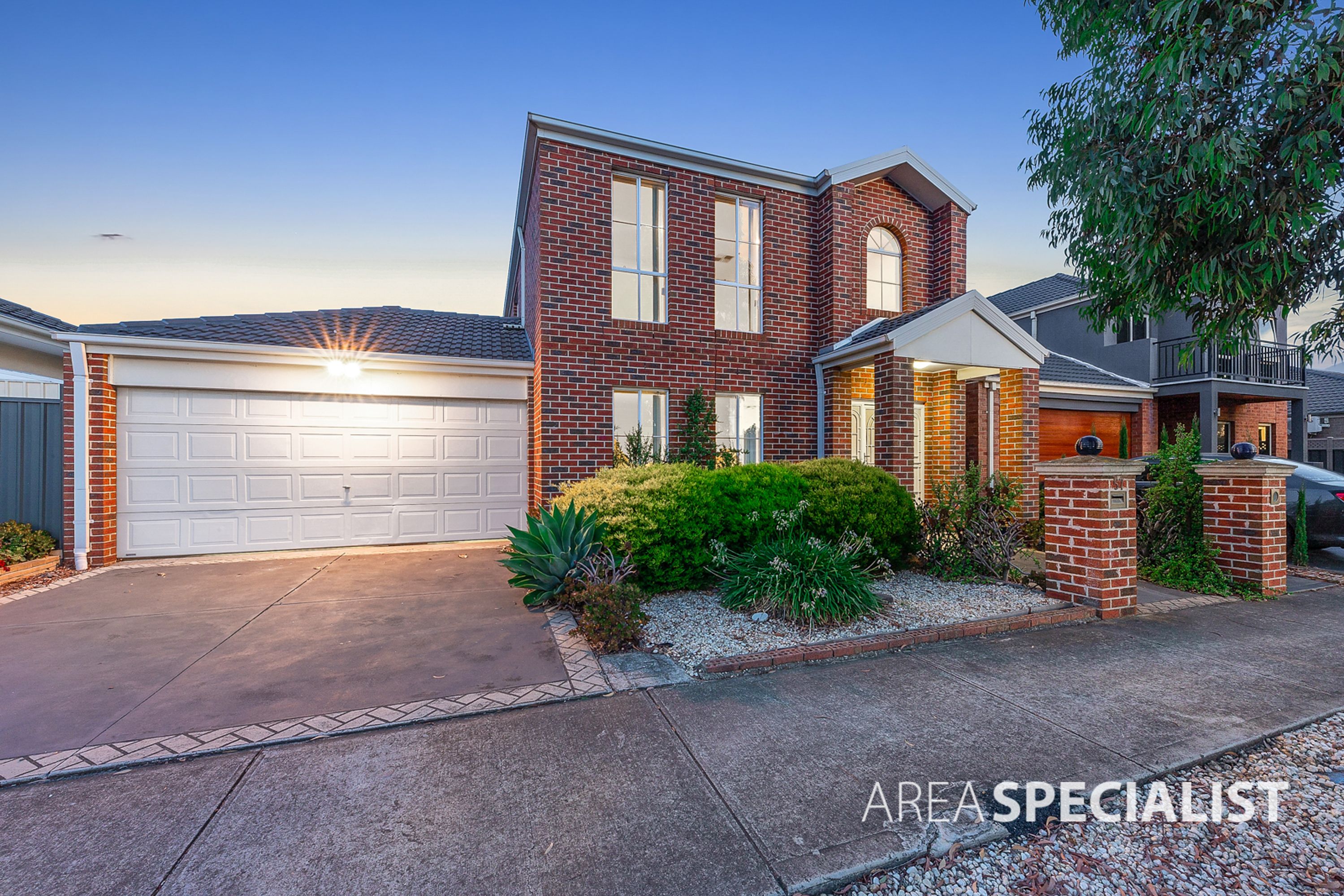57 Dobell Crescent, Caroline Springs VIC 3023, Caroline Springs - Thumbnail 2