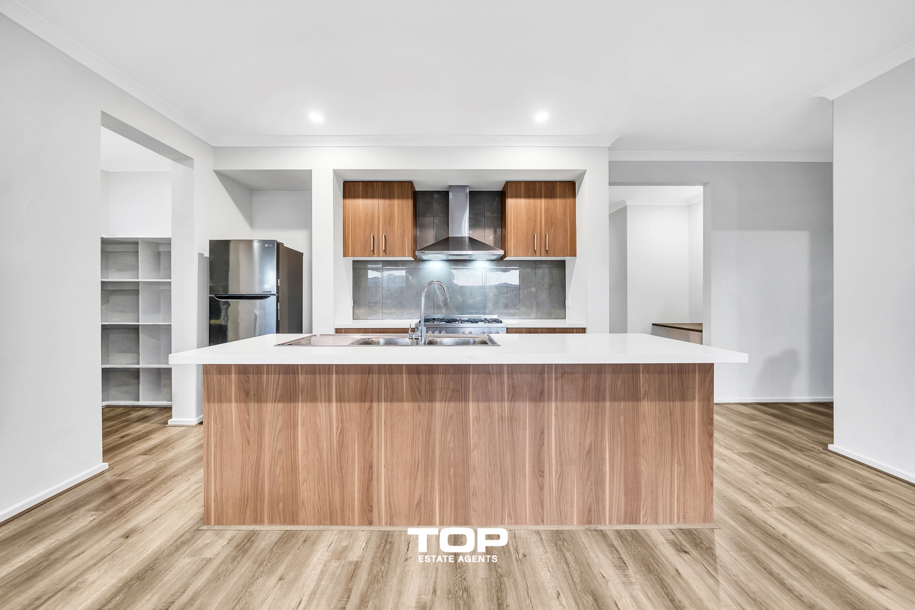 1 Stover Road, Clyde North - Thumbnail 6