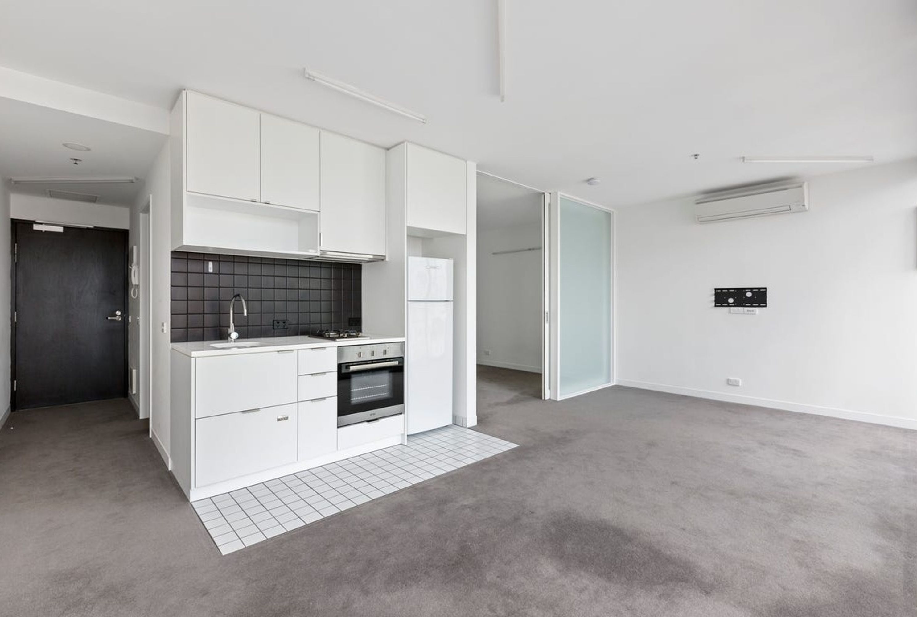 1303/31 Abeckett Street, Melbourne - Thumbnail 5