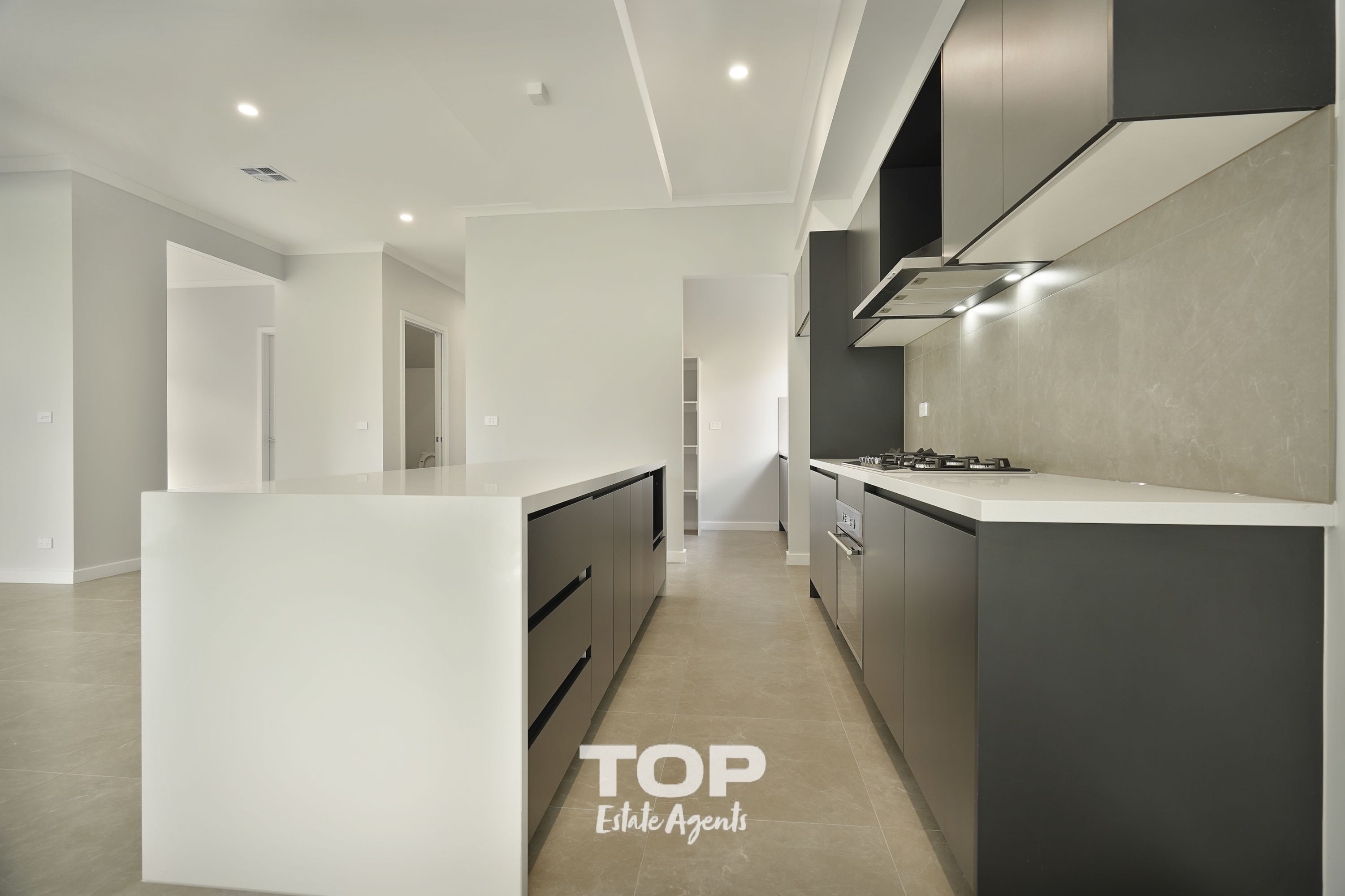 56 Portbury Circuit, Cranbourne East - Thumbnail 2