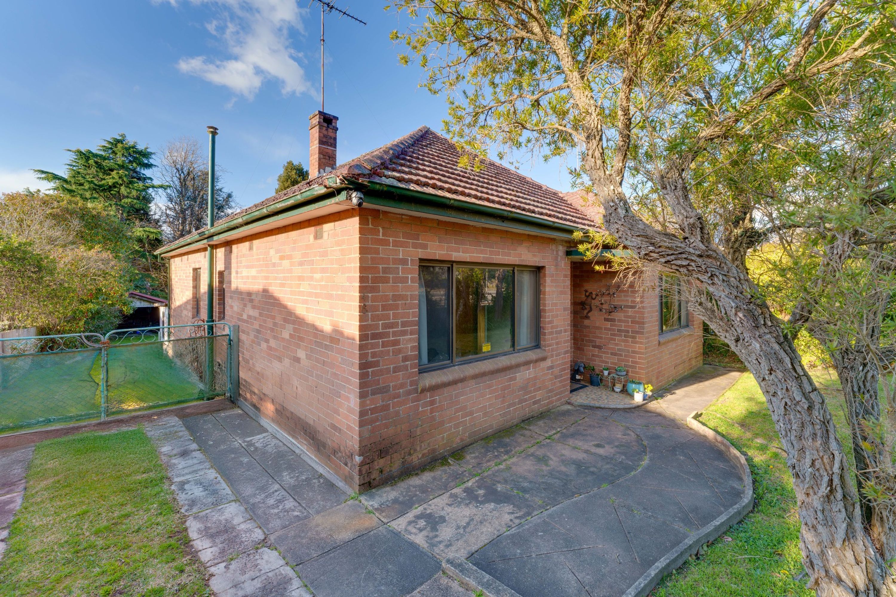 46 Lovel Street, Katoomba - Thumbnail 2