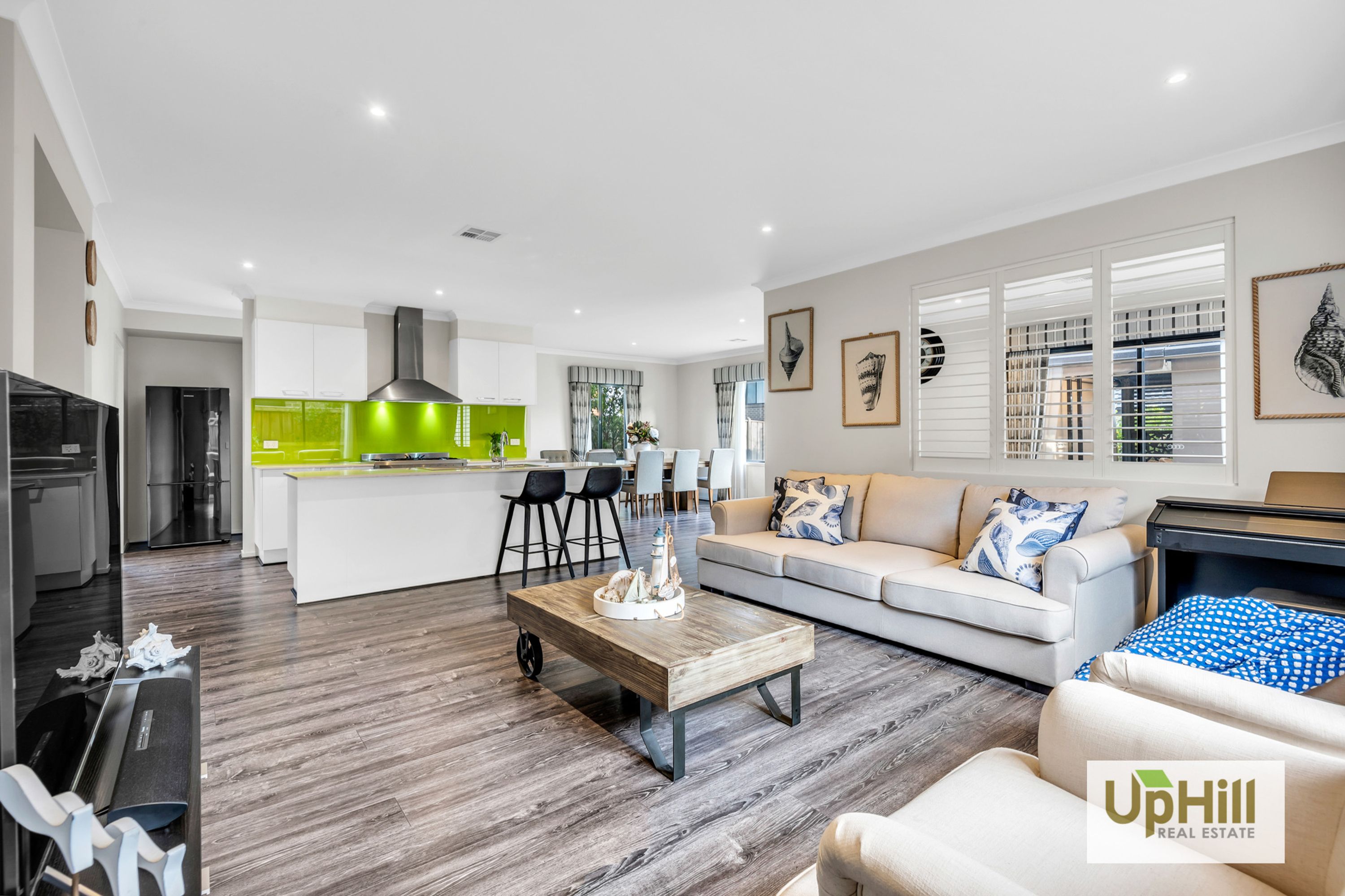 8 Raeburn Drive, Clyde North - Thumbnail 8