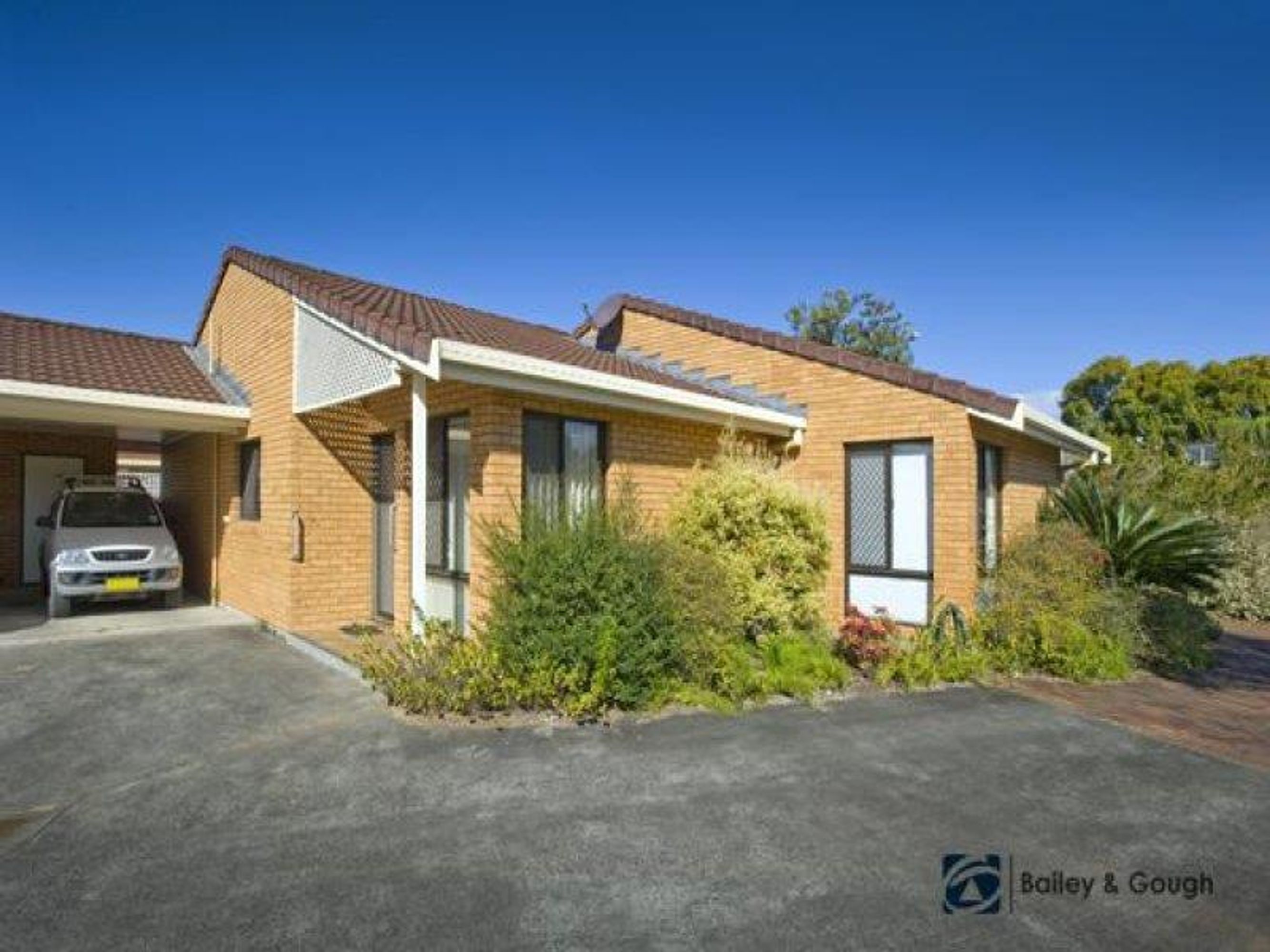 2/2/5 Eversley Close, Grafton - Image 1