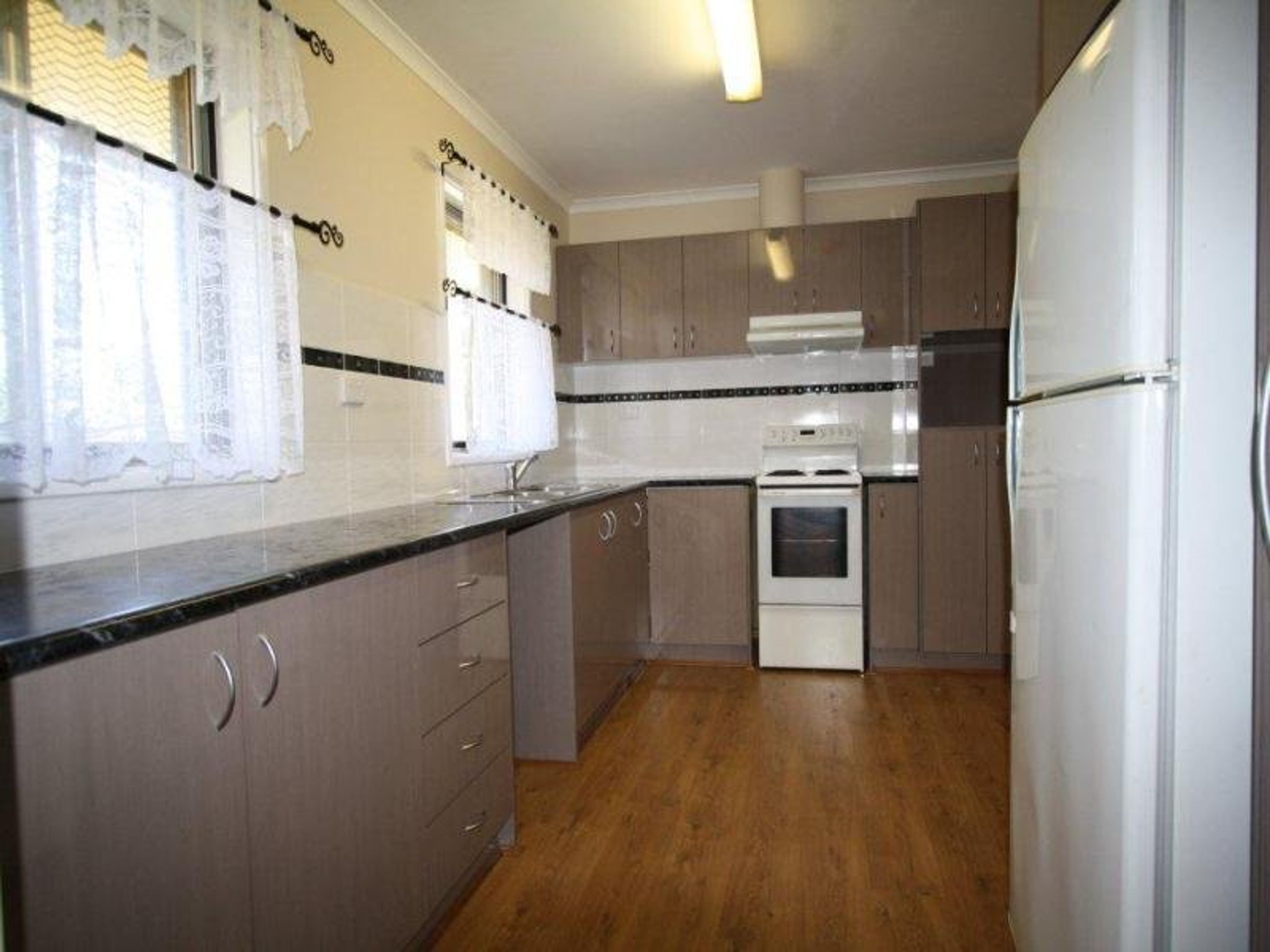 32 Somerset Crescent, South Hedland, South Hedland - Thumbnail 3