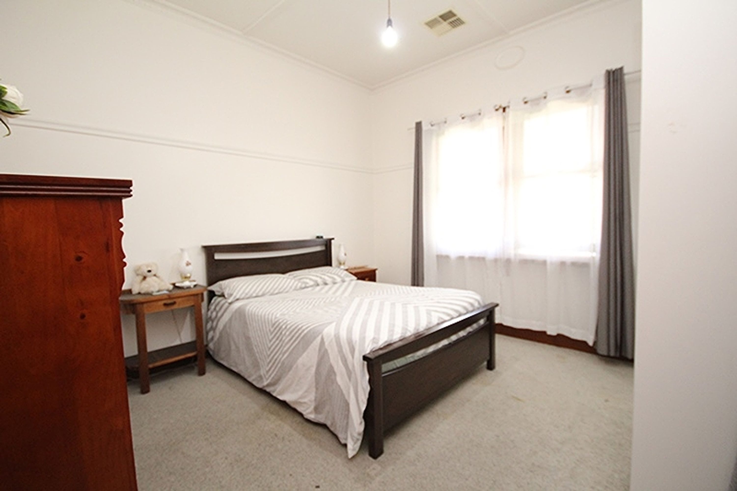 18 Cecil Street, Horsham VIC 3400, Horsham - Thumbnail 2
