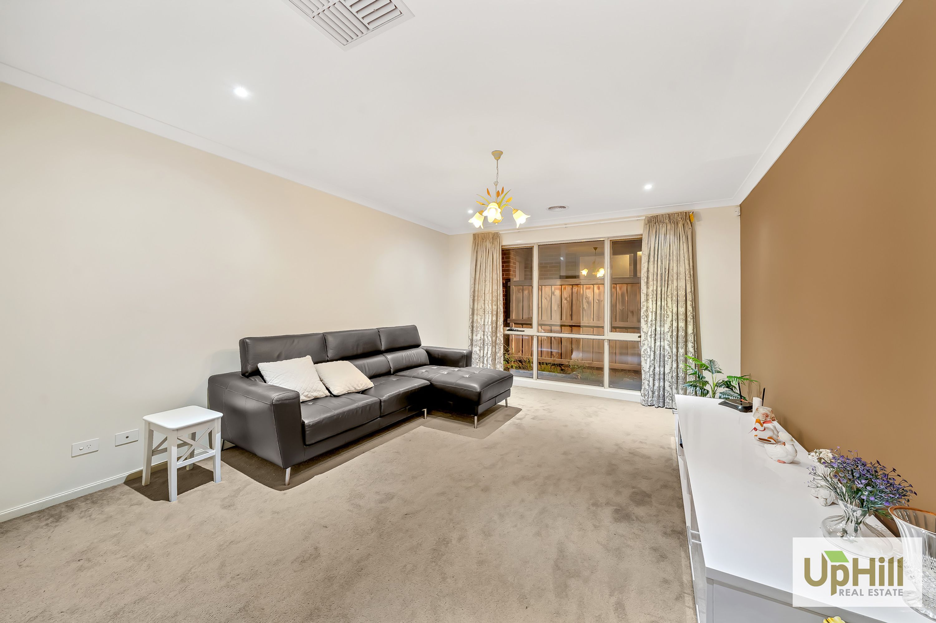 18 RIVERSTONE BLVD, Clyde North - Thumbnail 4