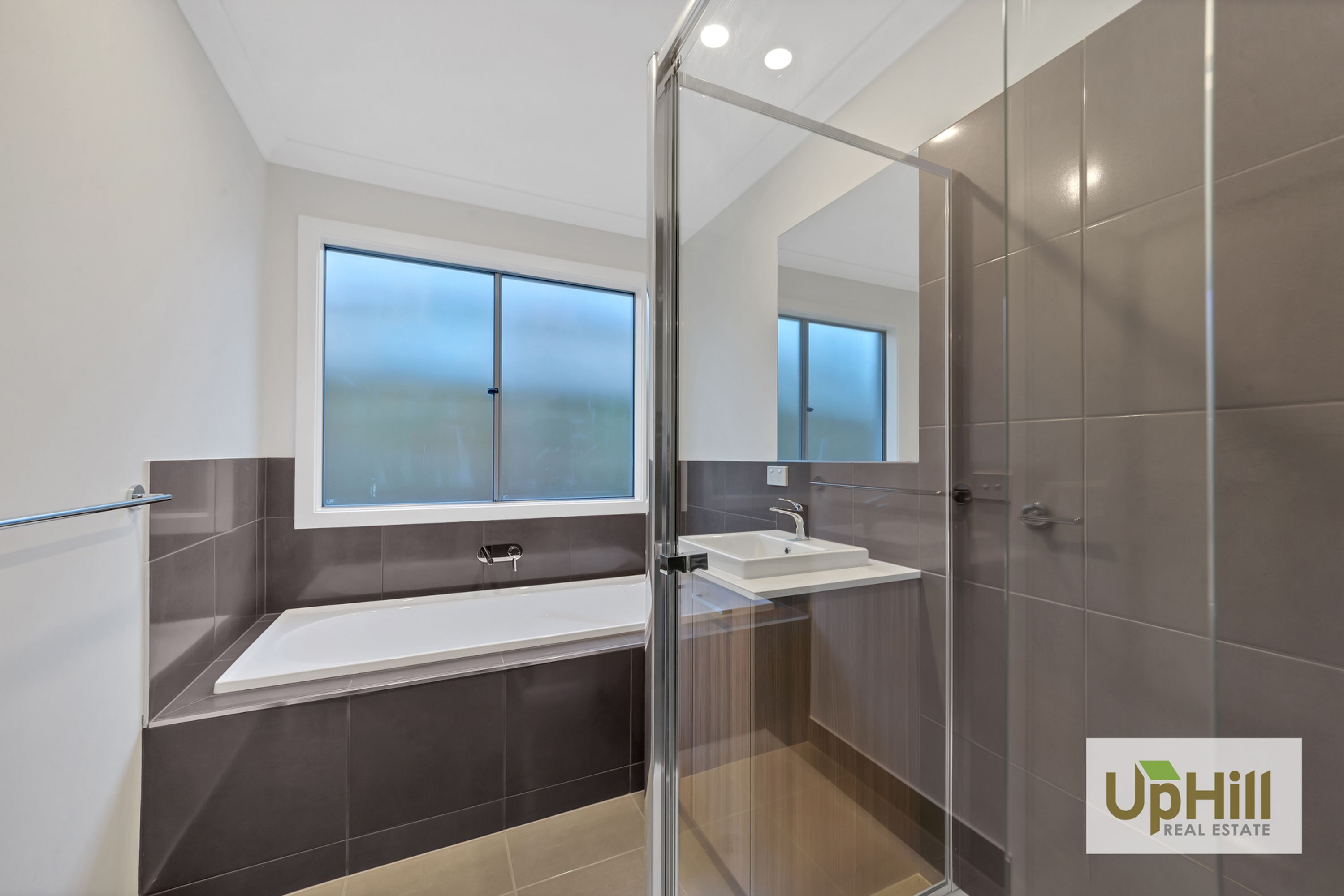 107 Moxham Drive, Clyde North - Thumbnail 8