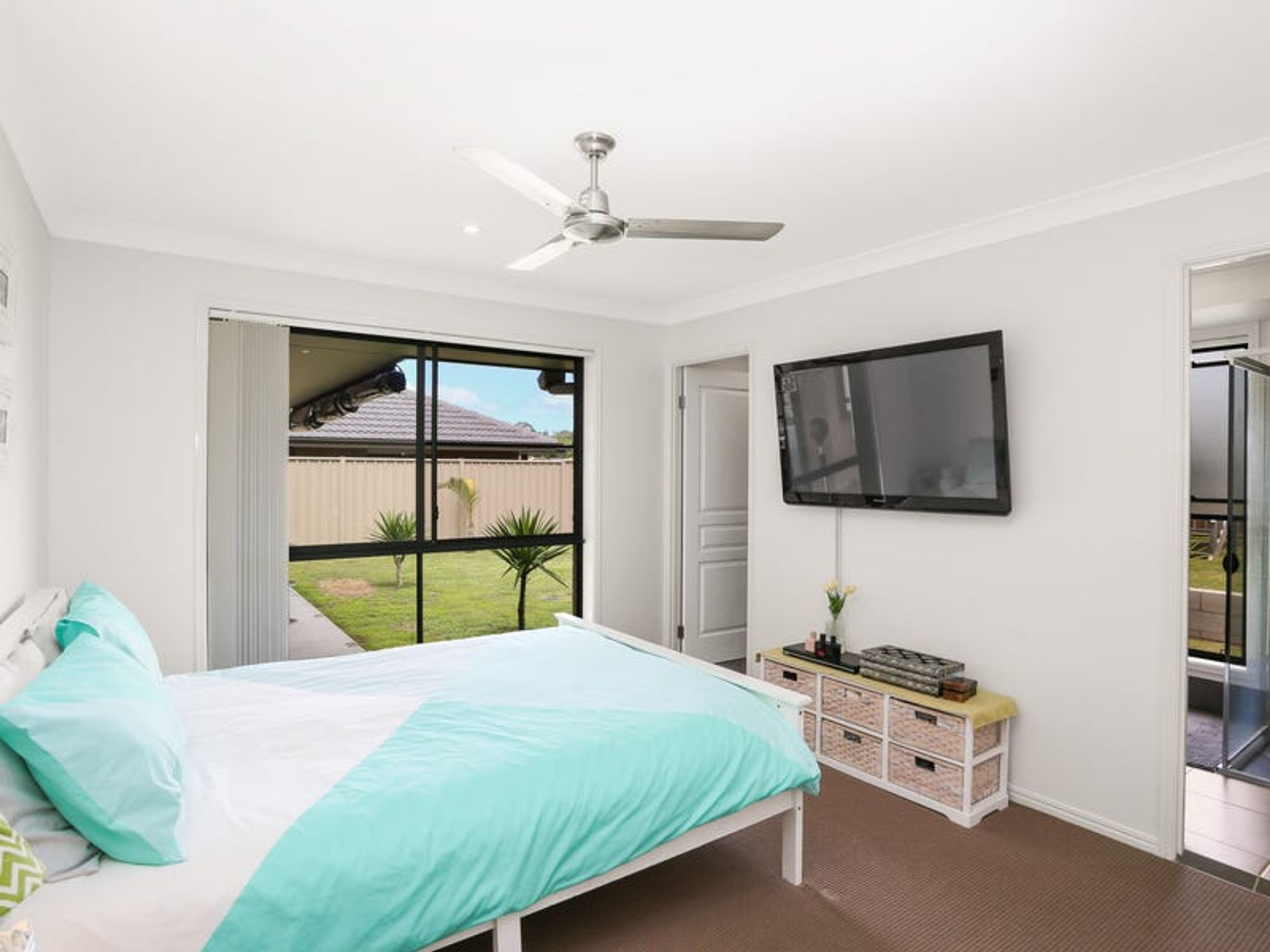 28 Edinburgh Drive, Townsend - Thumbnail 6
