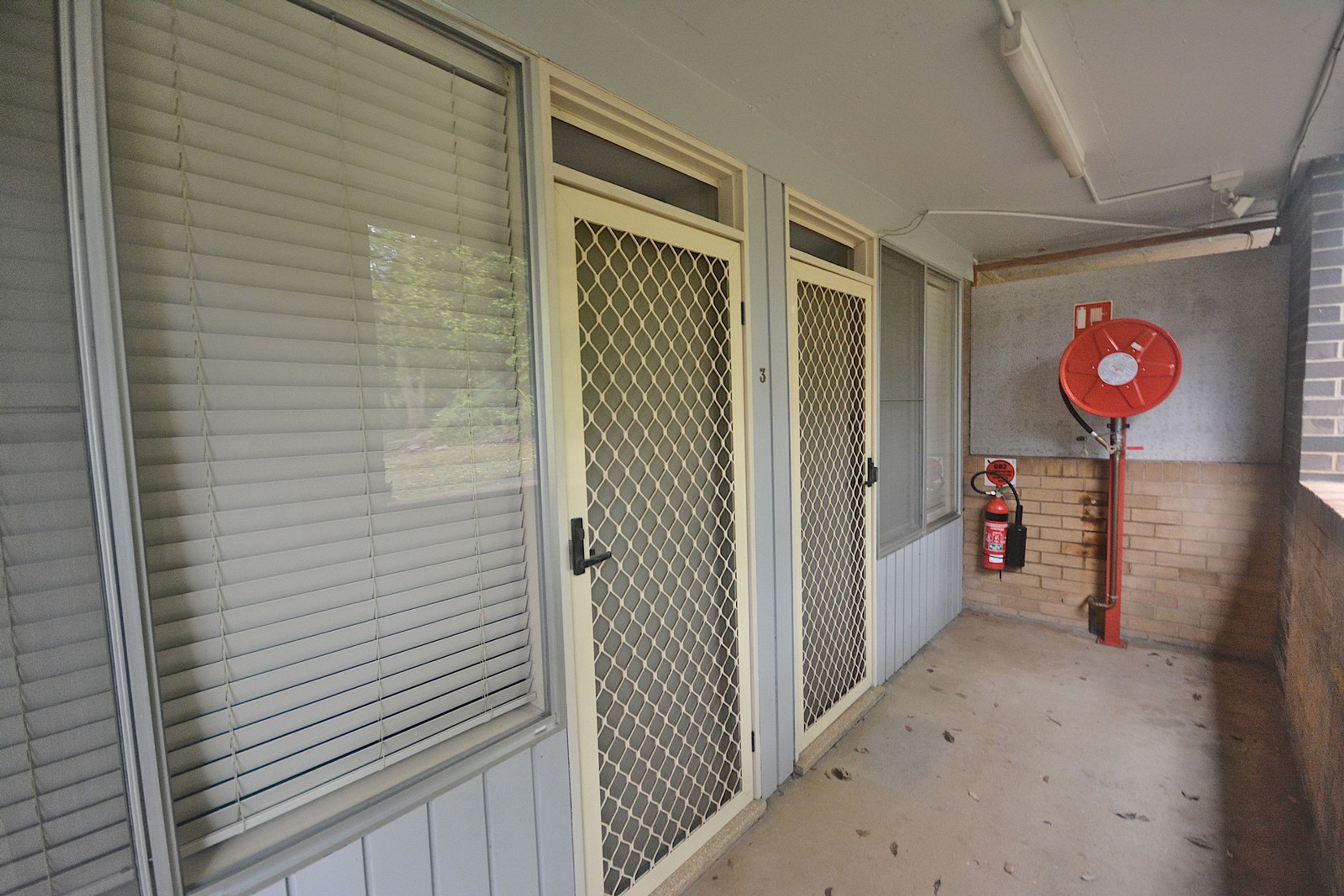 3/4 David Road, Springwood - Thumbnail 2