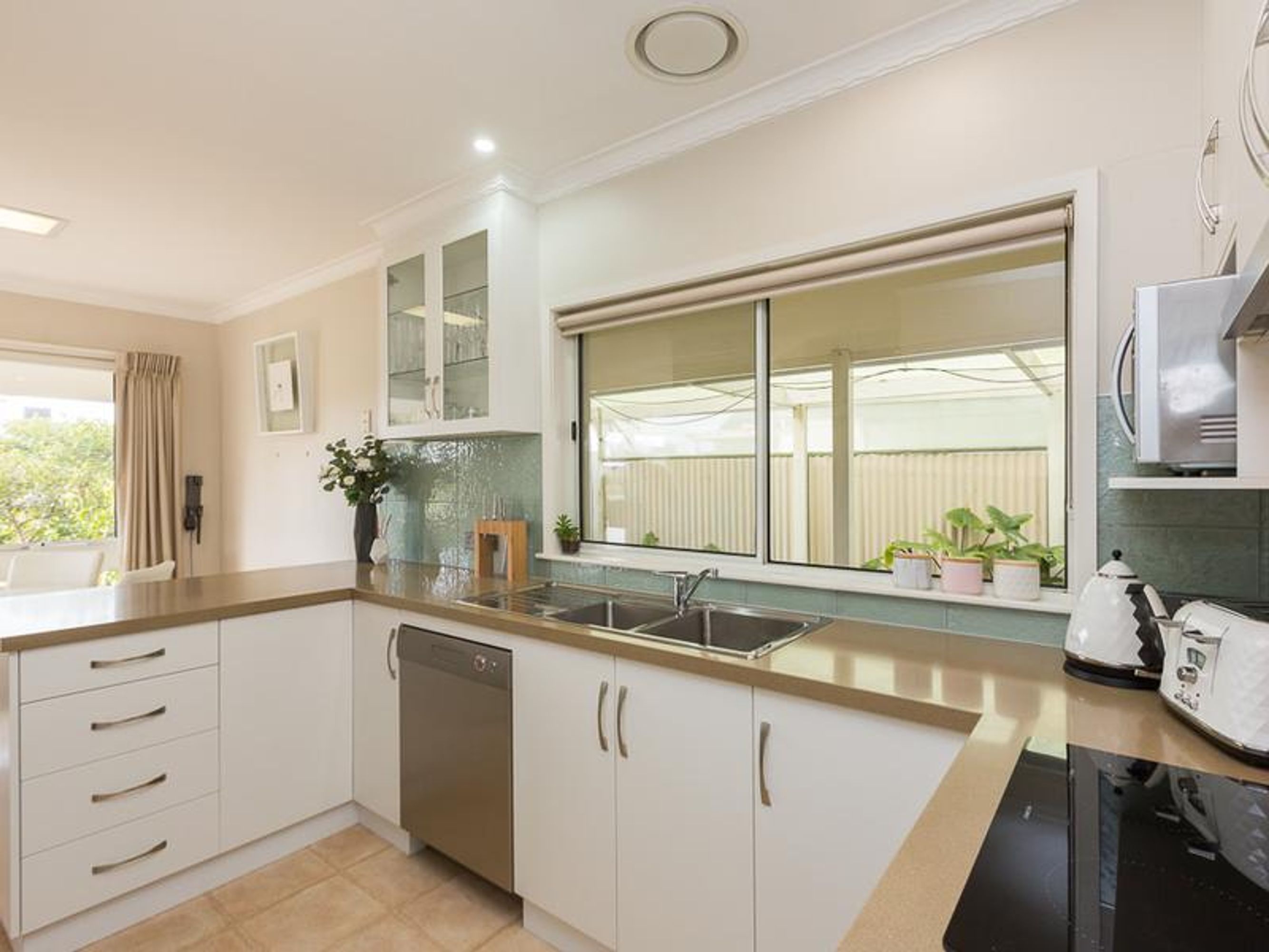 16 Rennison Street, Horsham VIC 3400, Horsham - Thumbnail 4