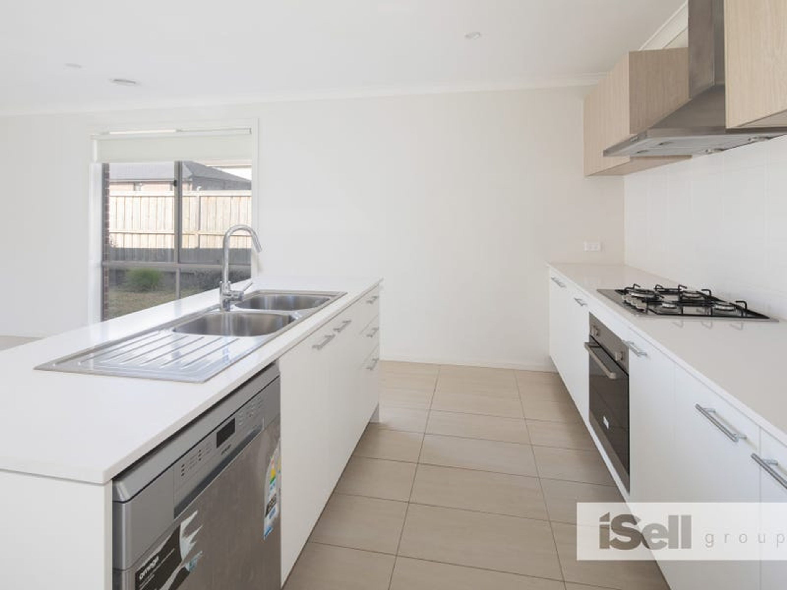 181 Mountainview Boulevard, Cranbourne North - Thumbnail 4