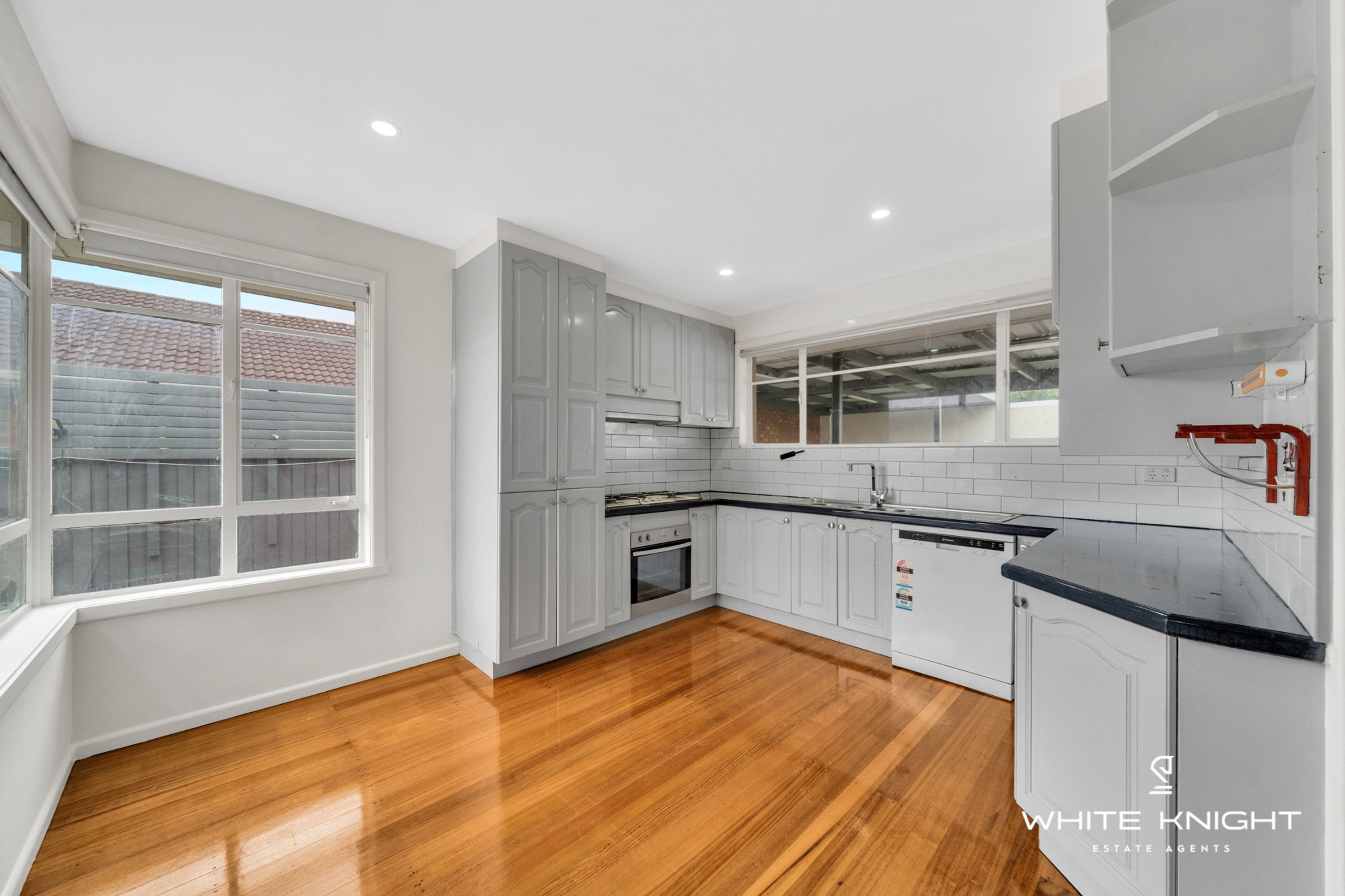42 Lois Street, St Albans VIC 3021, St Albans - Thumbnail 2