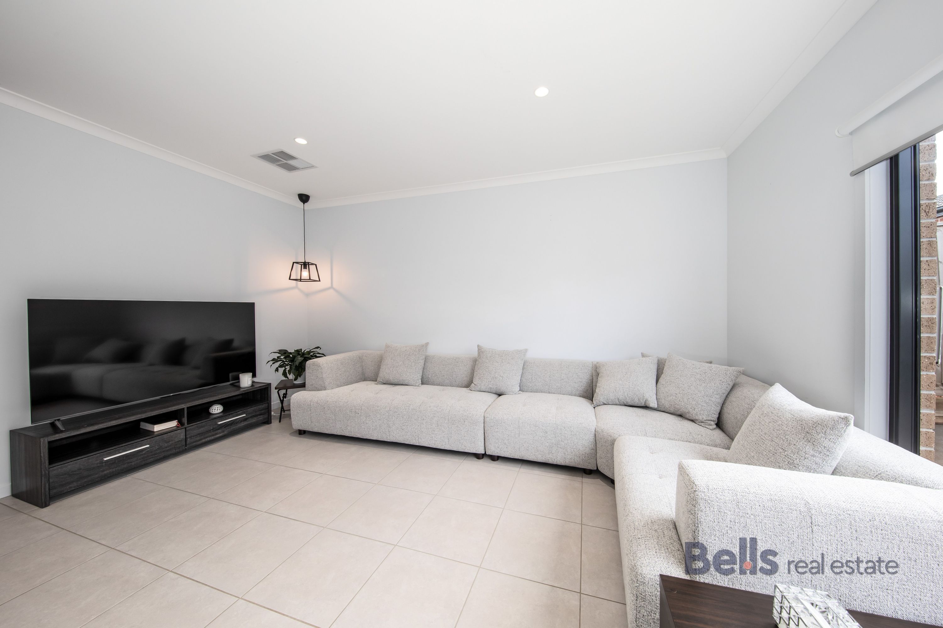 21 Homage Avenue, Fraser Rise - Thumbnail 2
