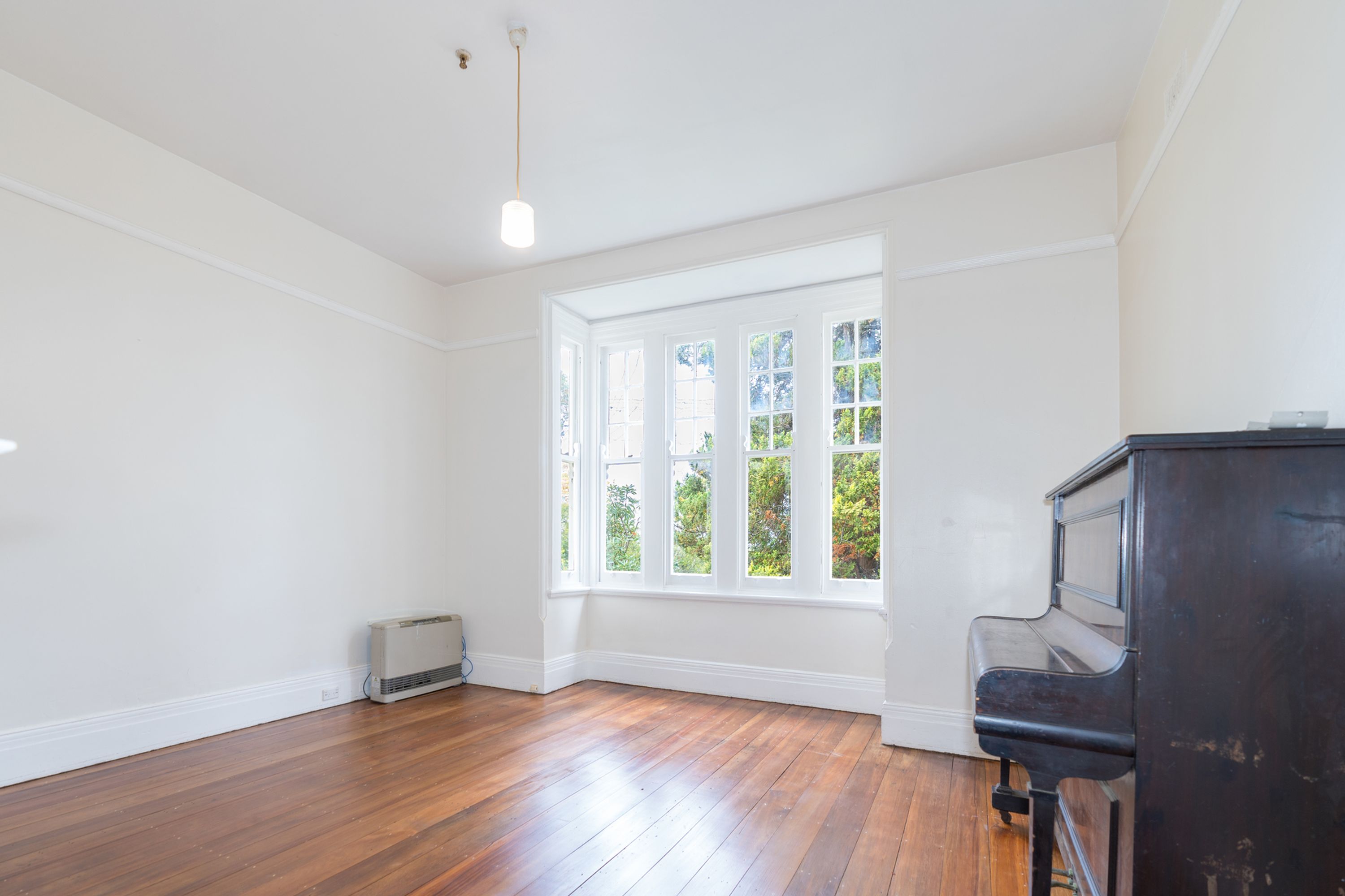 230 Bathurst Road, Katoomba - Thumbnail 2