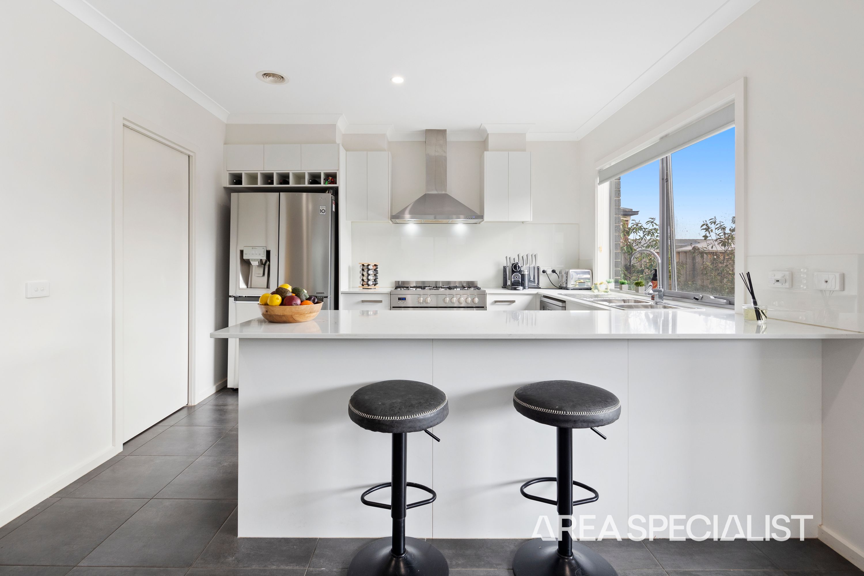 1 Moroak Crescent, Clyde North - Thumbnail 3