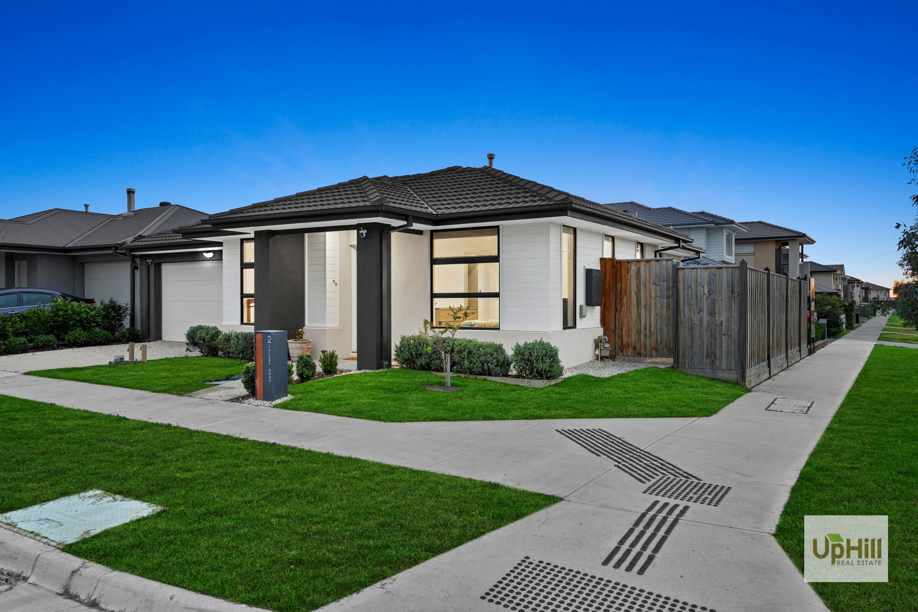 2 Salers Road, Clyde North - Thumbnail 2